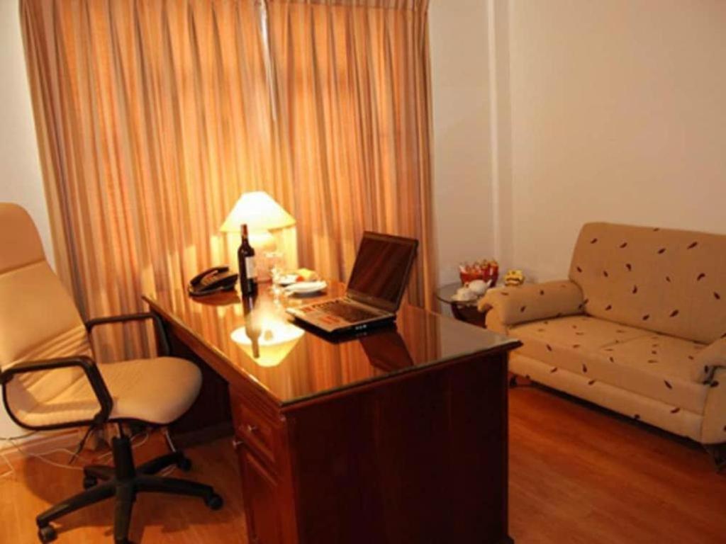 Golden Ant Hotel 2*