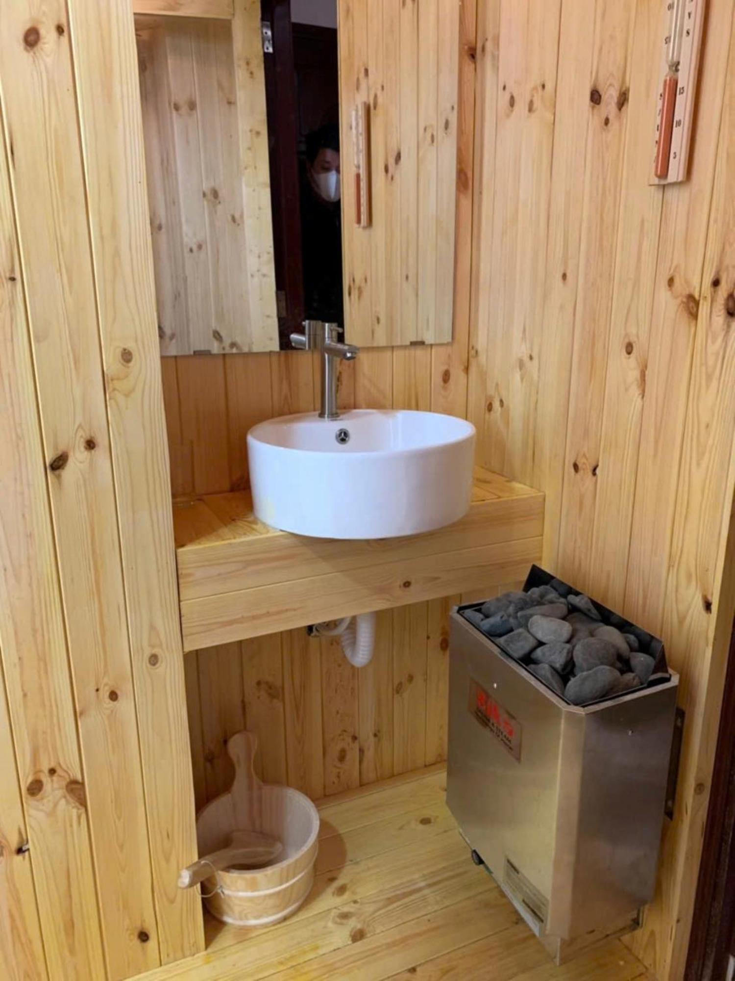 Hotel Quynh Huong Phu Nhuan *