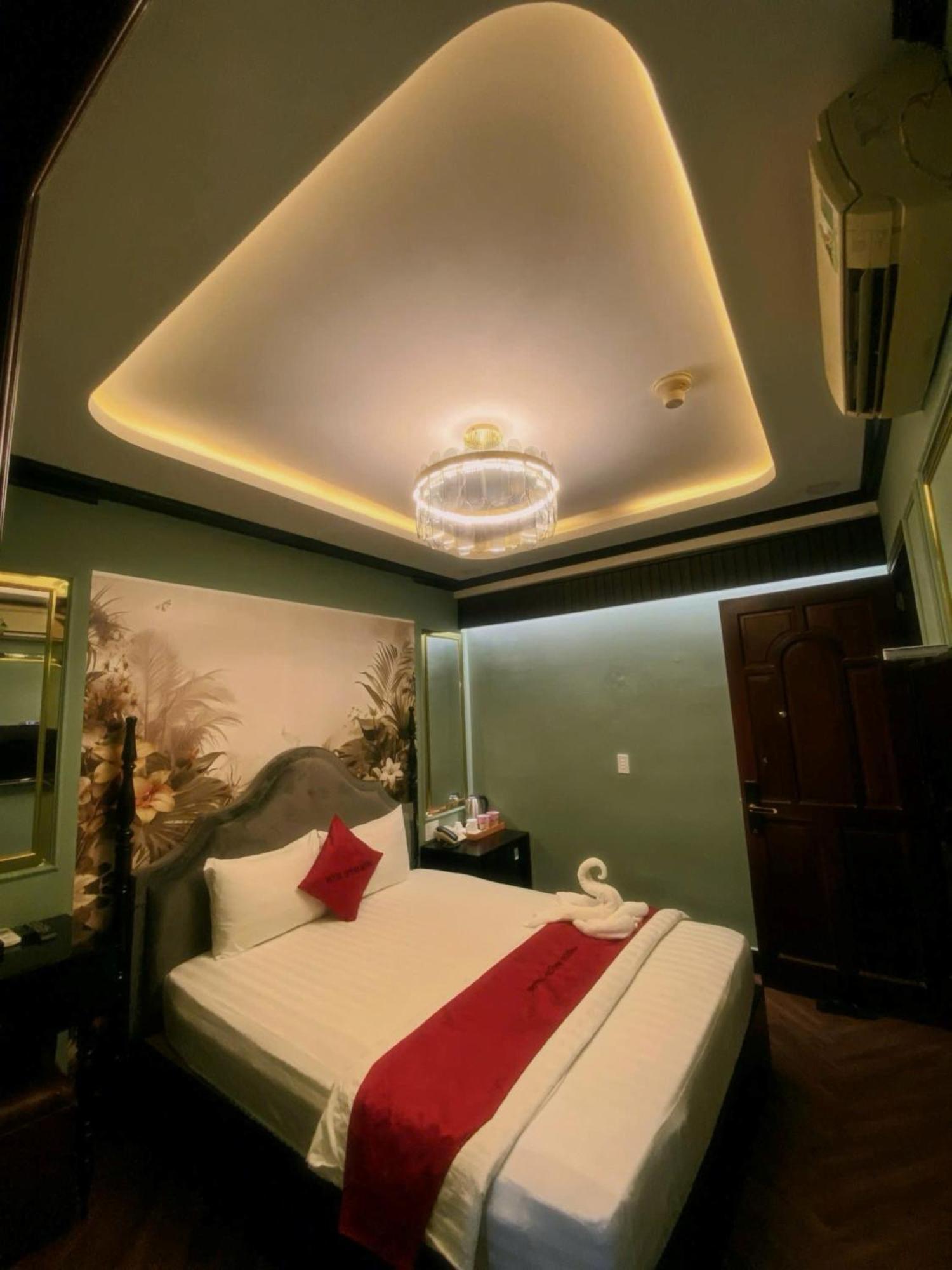 Hotel Quynh Huong Phu Nhuan