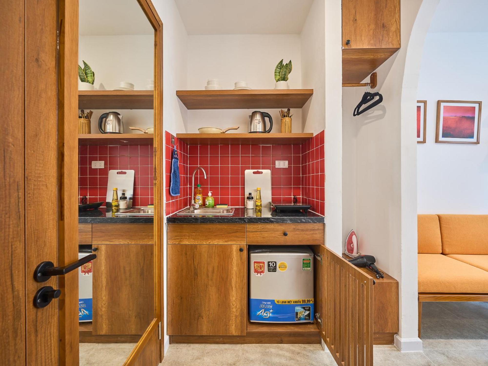 Horizon Bui Vien Retreat - Exclusive Rooftop & Poolside Relaxation Apartment Ho Chi Minh City