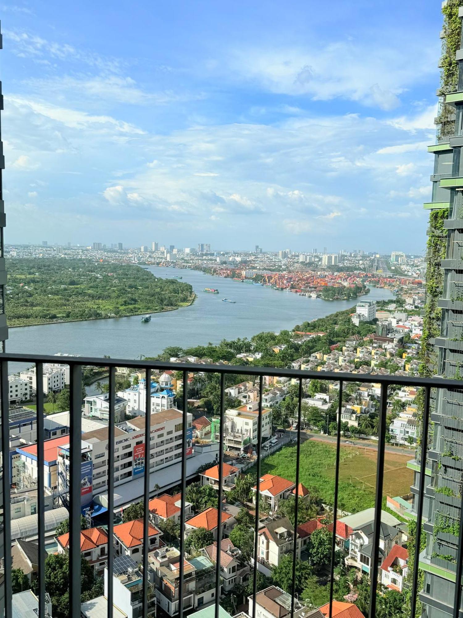 Apartment 2 Bedroom River View Gym &pool At Masteri An Phu