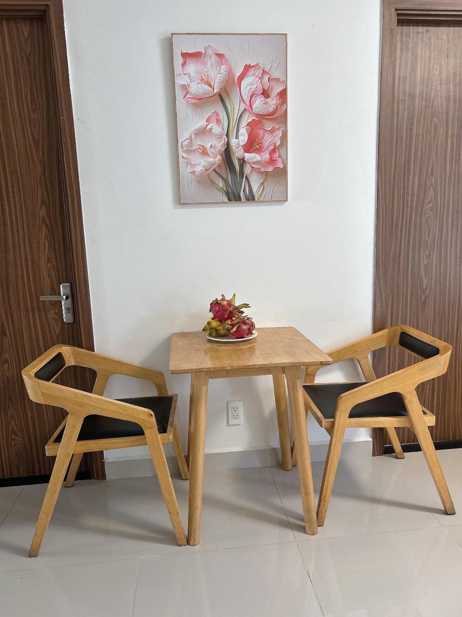 The Western Capital Apartment, Eric House Apartment *