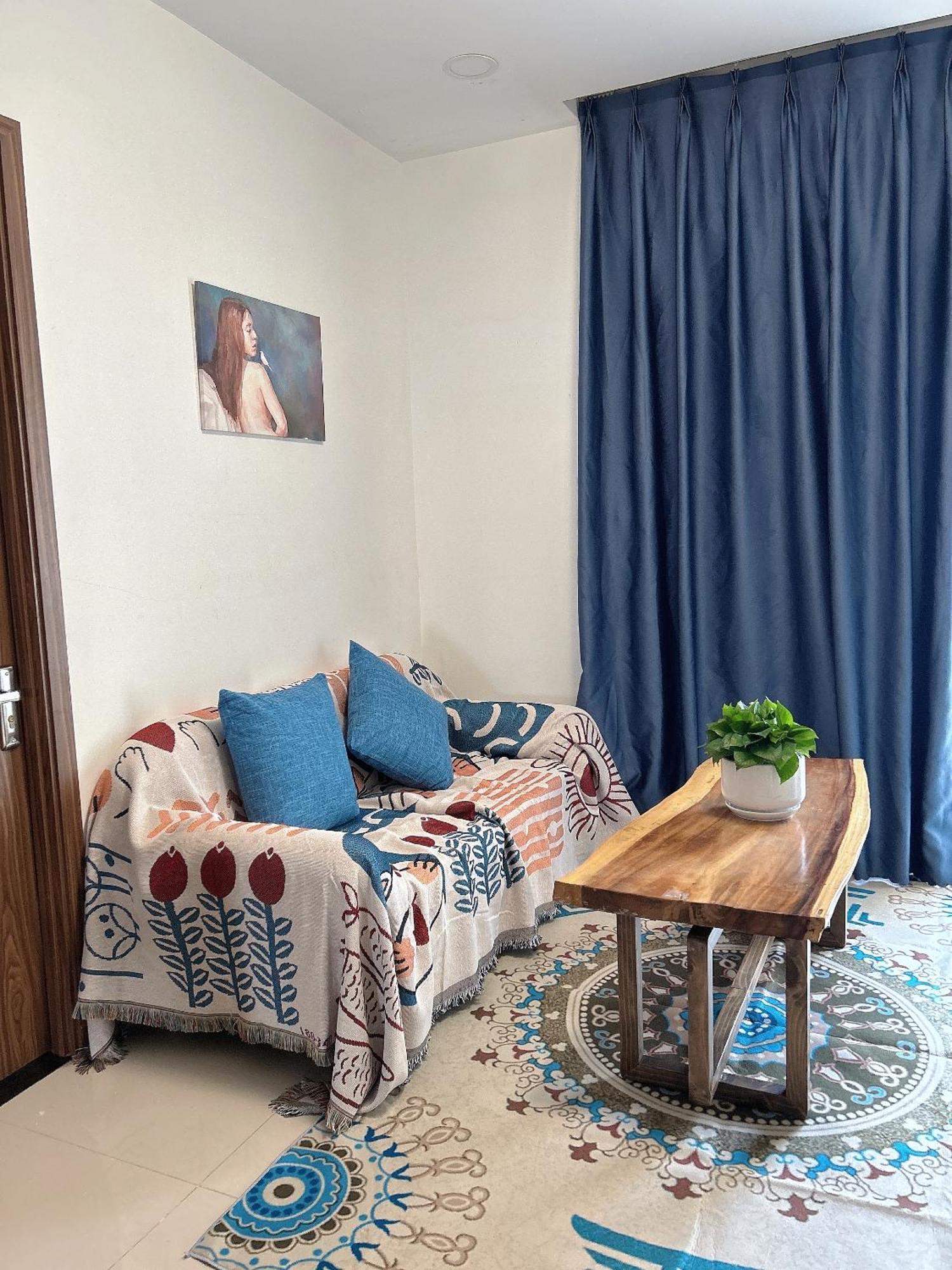 The Western Capital Apartment, Eric House Apartment
