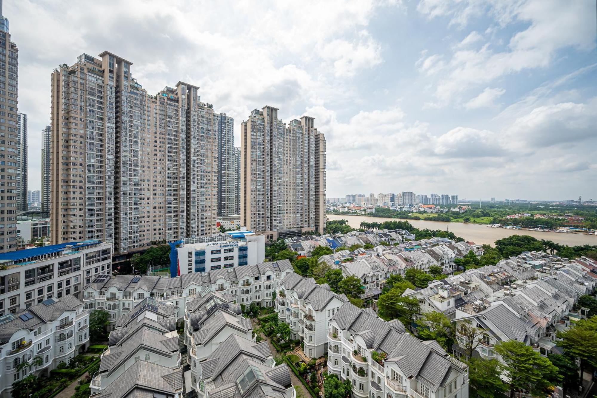 Opal Tower Saigon Pearl Apartment *