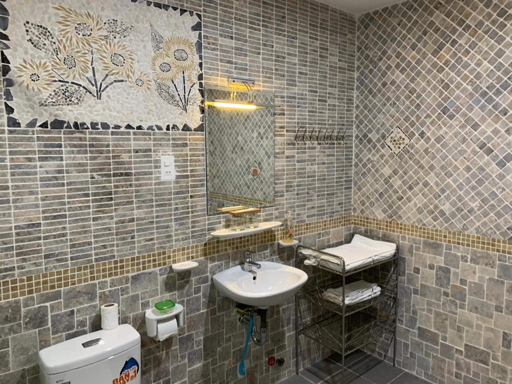 Tutaco Double With King Bed & Bath Ho Chi Minh City