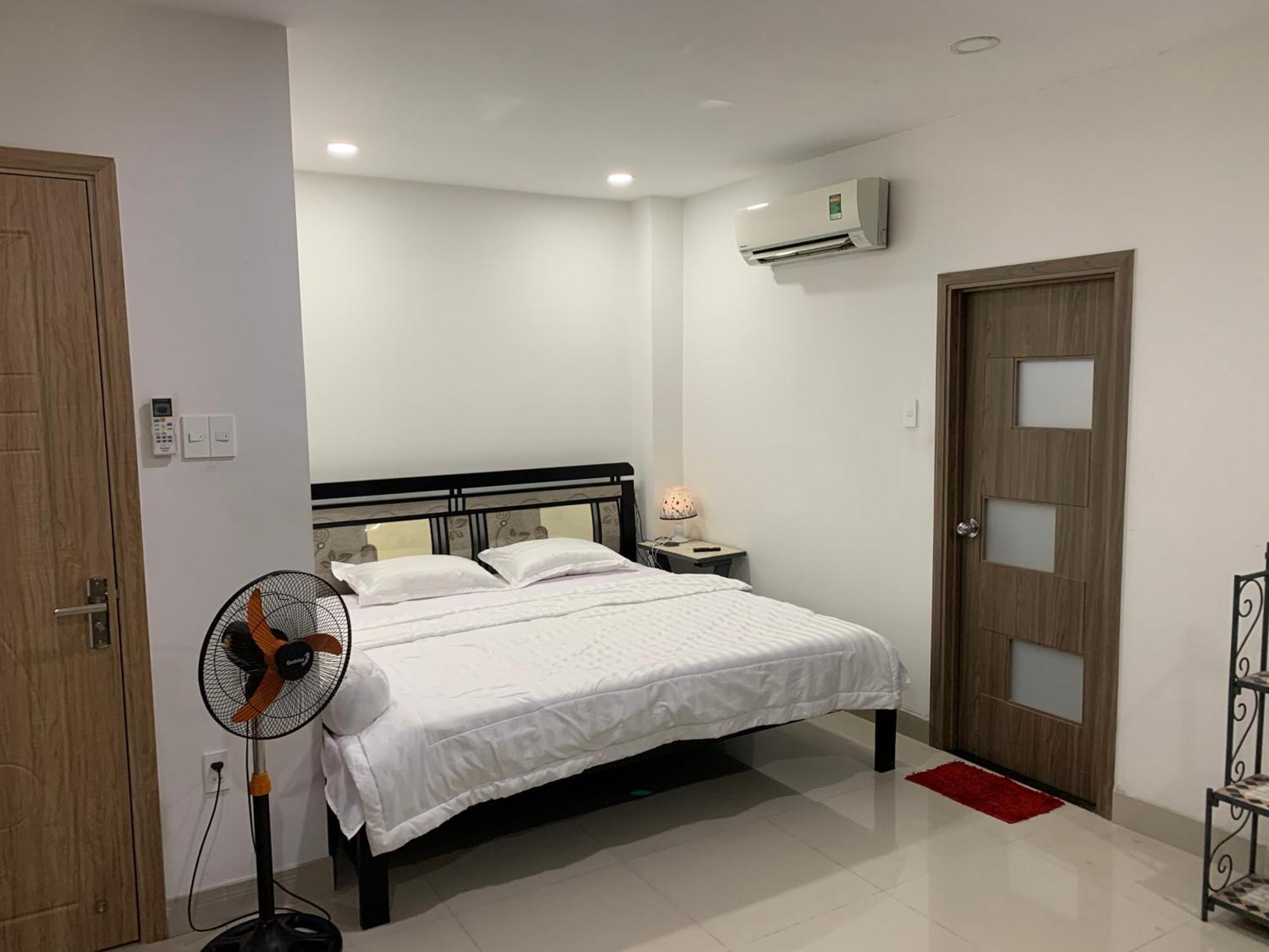 Tutaco Double With King Bed & Bath