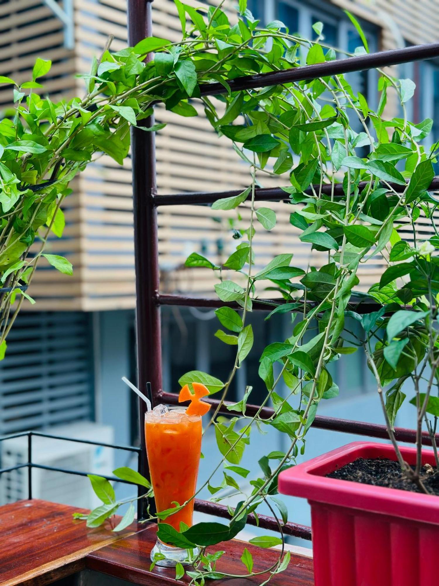 Hotel kapsul T Zone - Quiet Place, Near China Town,ho Thi Ky Street Food,cafe,beer *