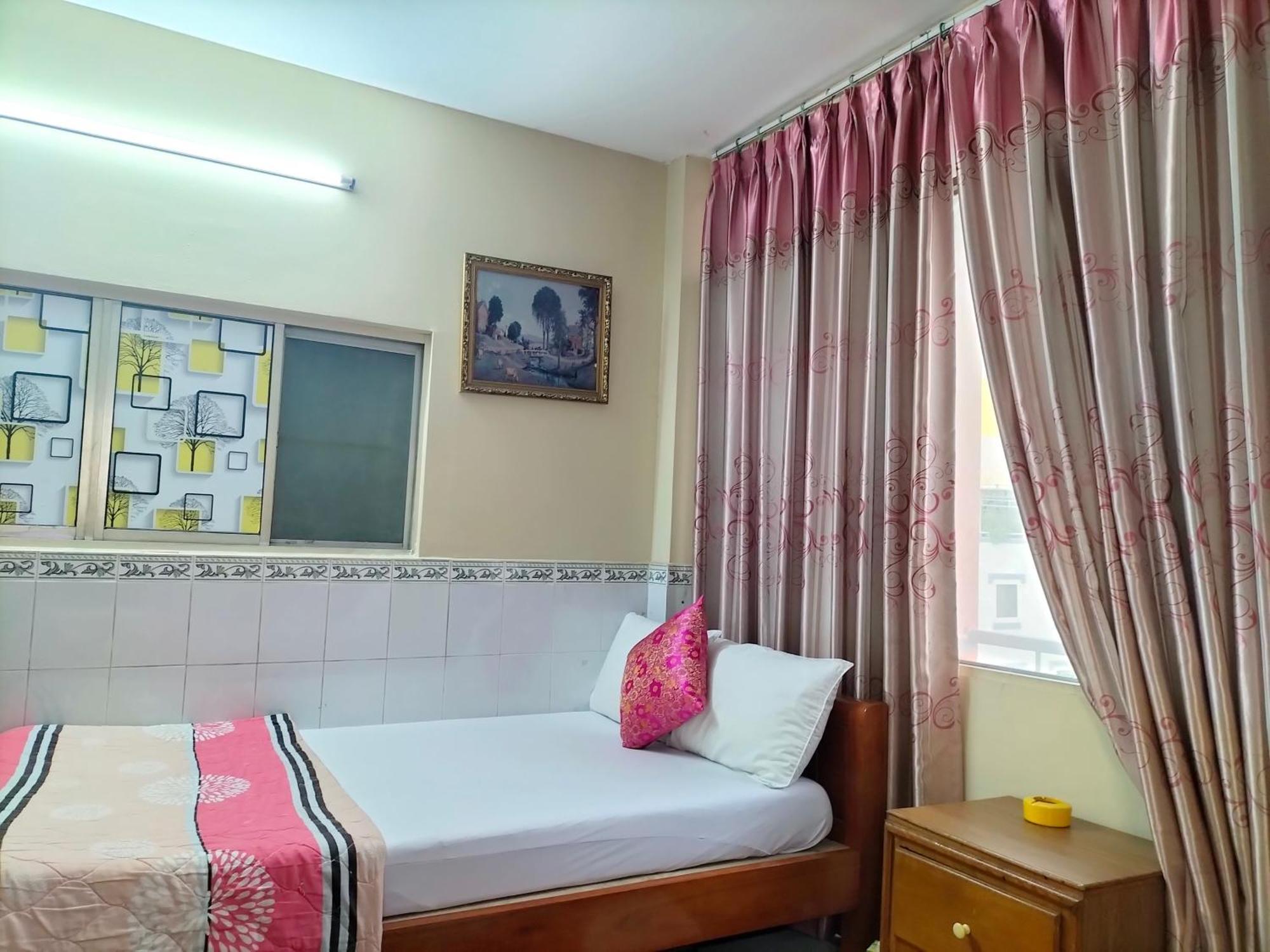 Hotel Khach San Hong Dao Ho Chi Minh City