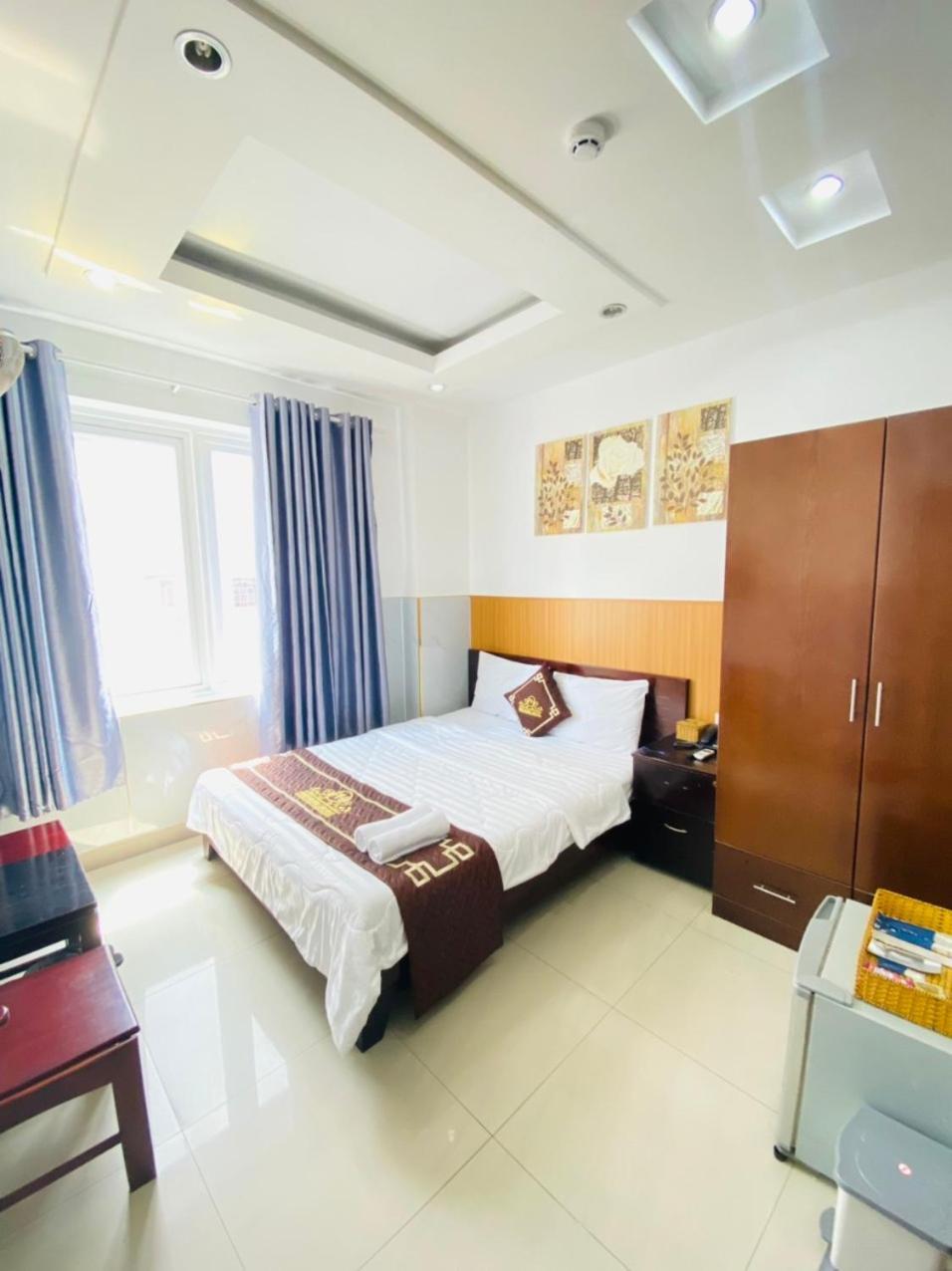 Hotel Khach San Phu Hung Ho Chi Minh City