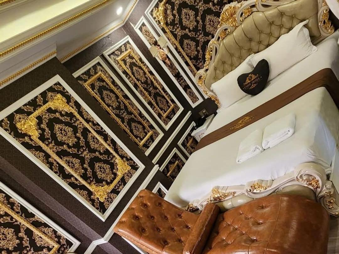Rosa Love hotel *