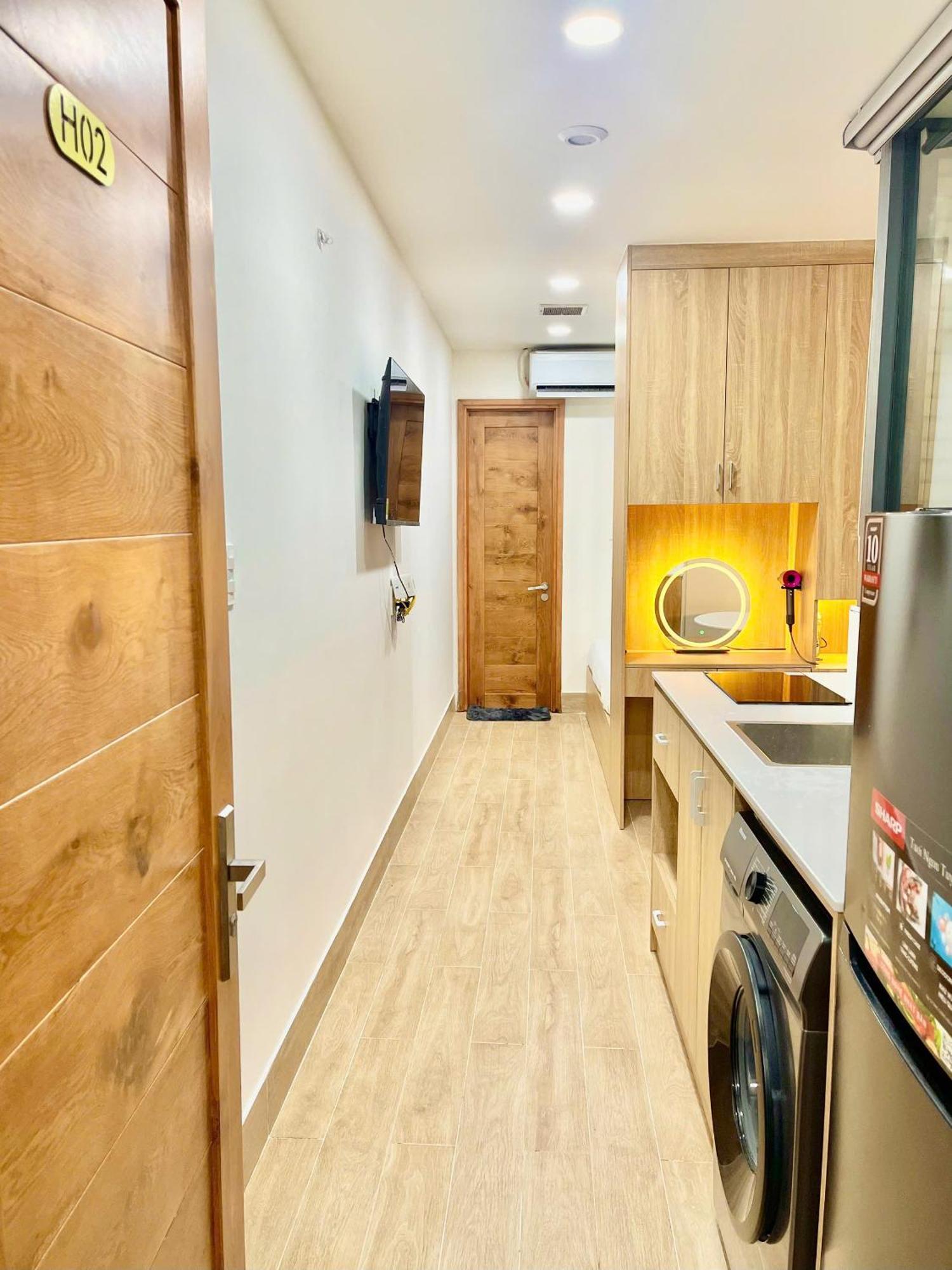 Sunny Garden Apartment