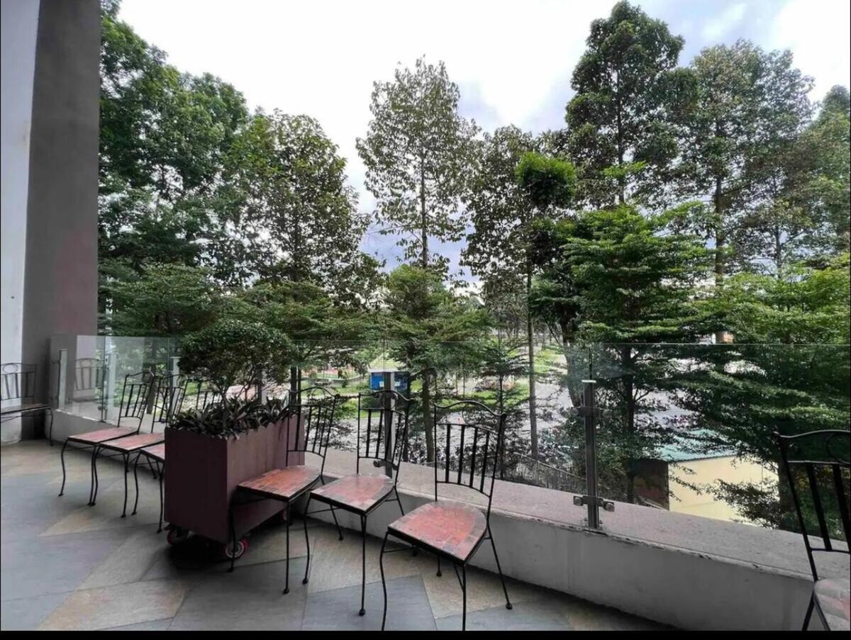 Ho 2 Cua So, Gan San Bay Apartment *