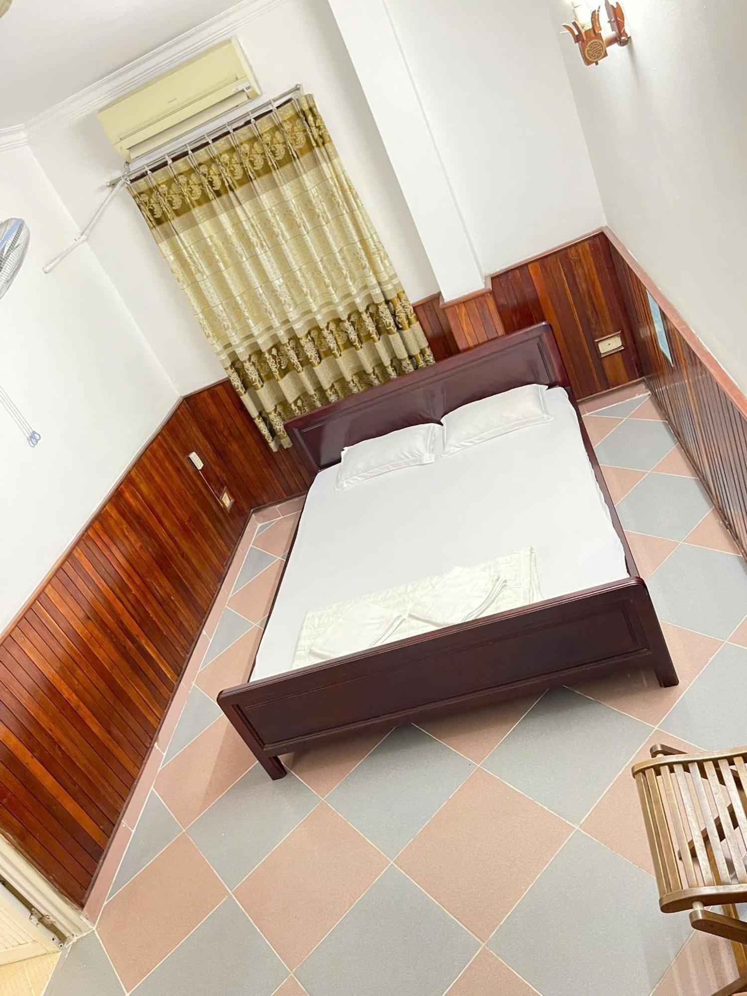 Khach San Thien Theu Hotel *