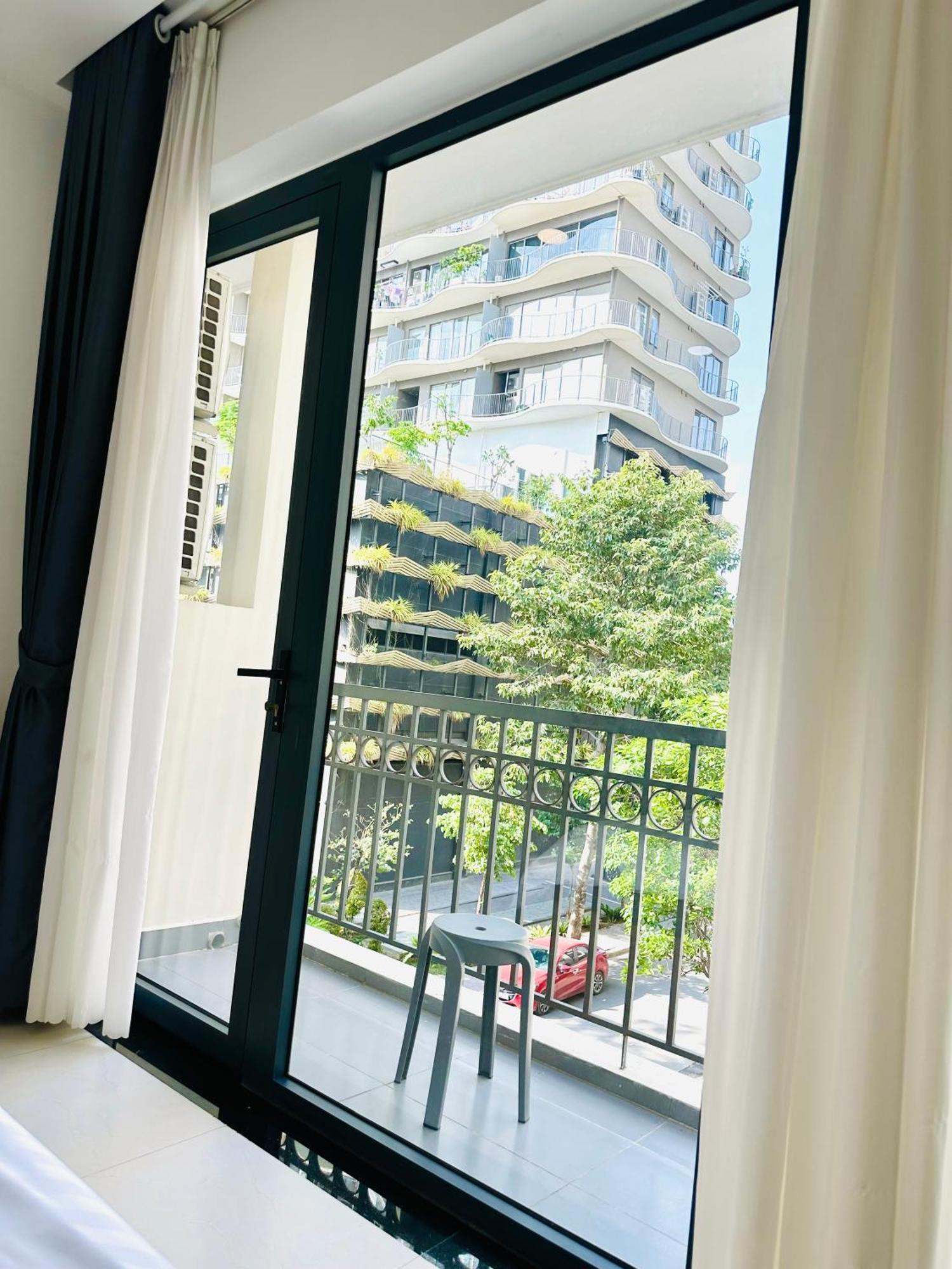 302 Modern With Balcony & Kitchen Apartment Ho Chi Minh City