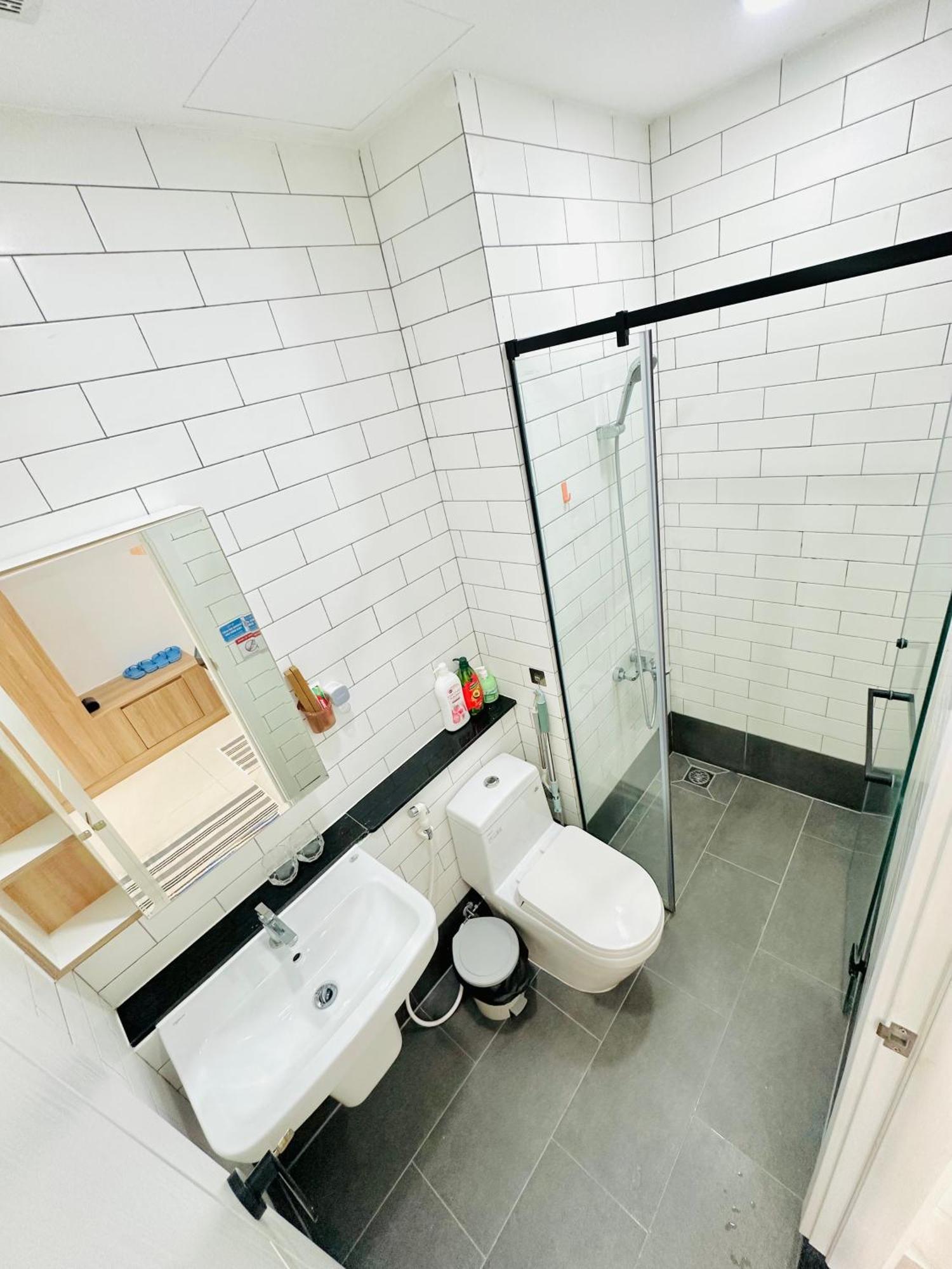 302 Modern With Balcony & Kitchen Apartment Ho Chi Minh City