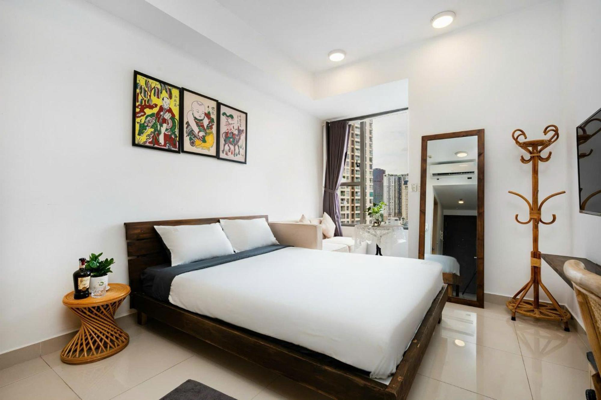 Otis - Rivergate Building District 4 Apartment