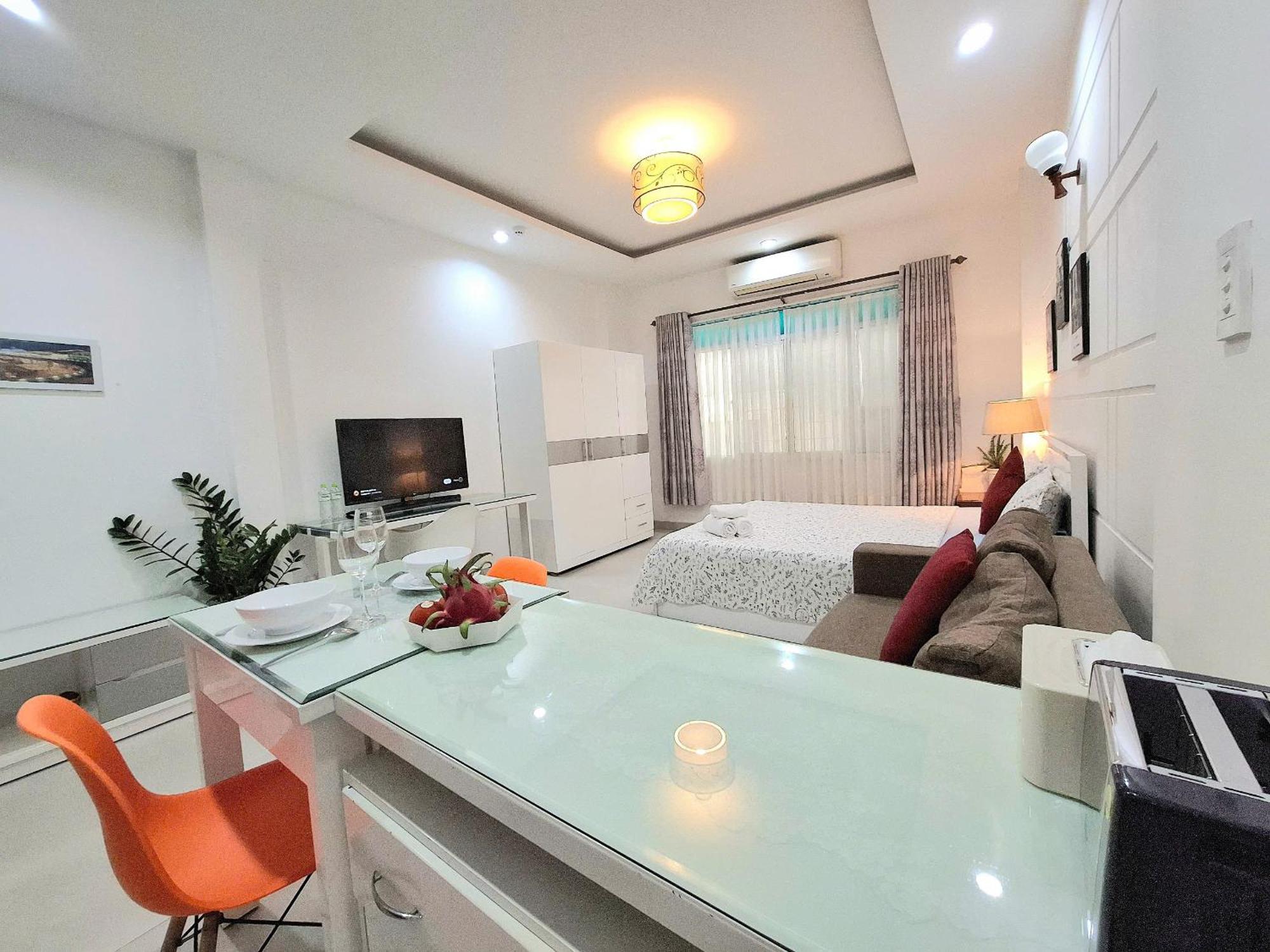 Eco Saigon Apartment *