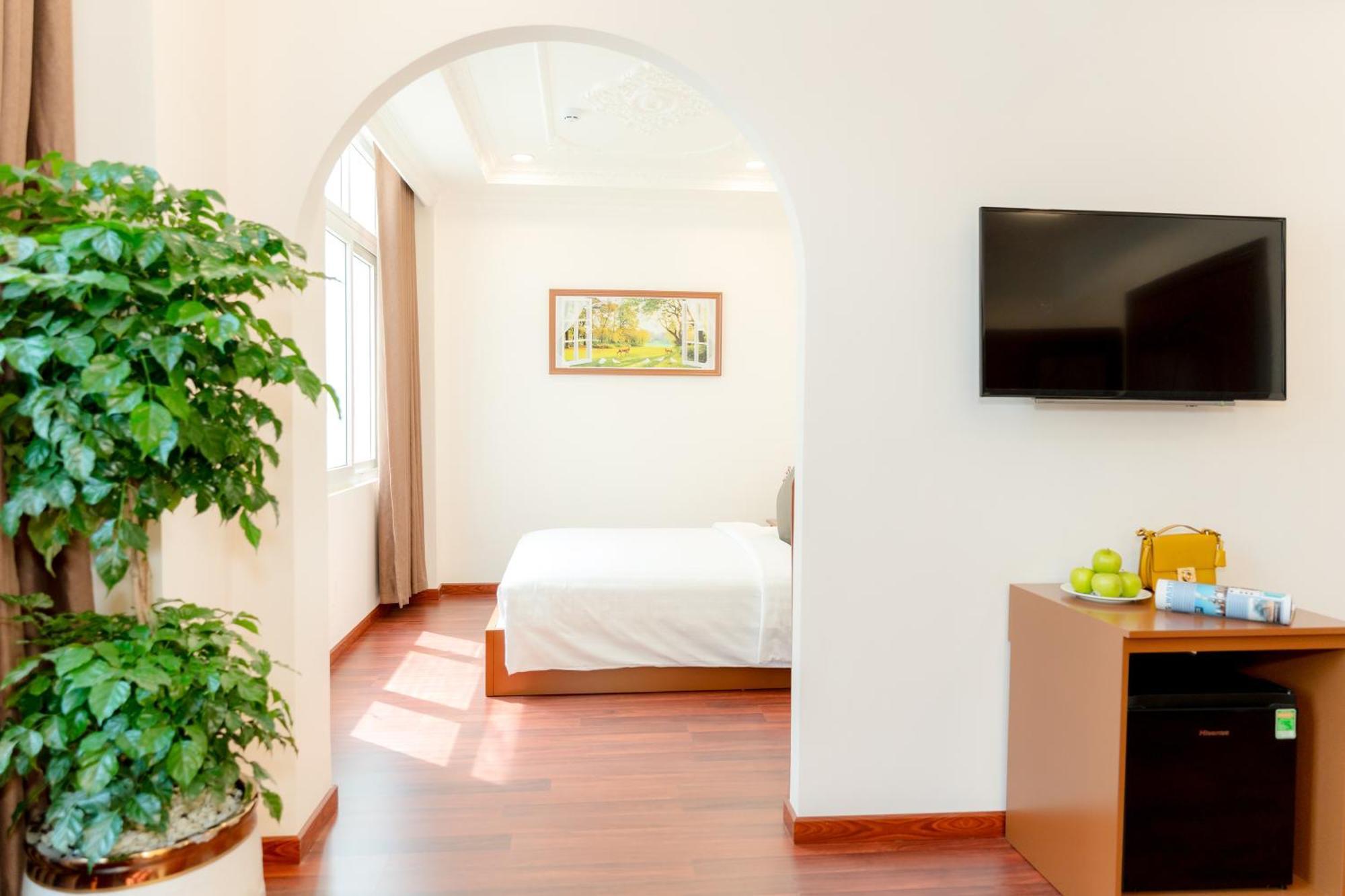 Dahlialand Saigon - Trung Tam Quan 1 Cho Ben Thanh Hotel 4*