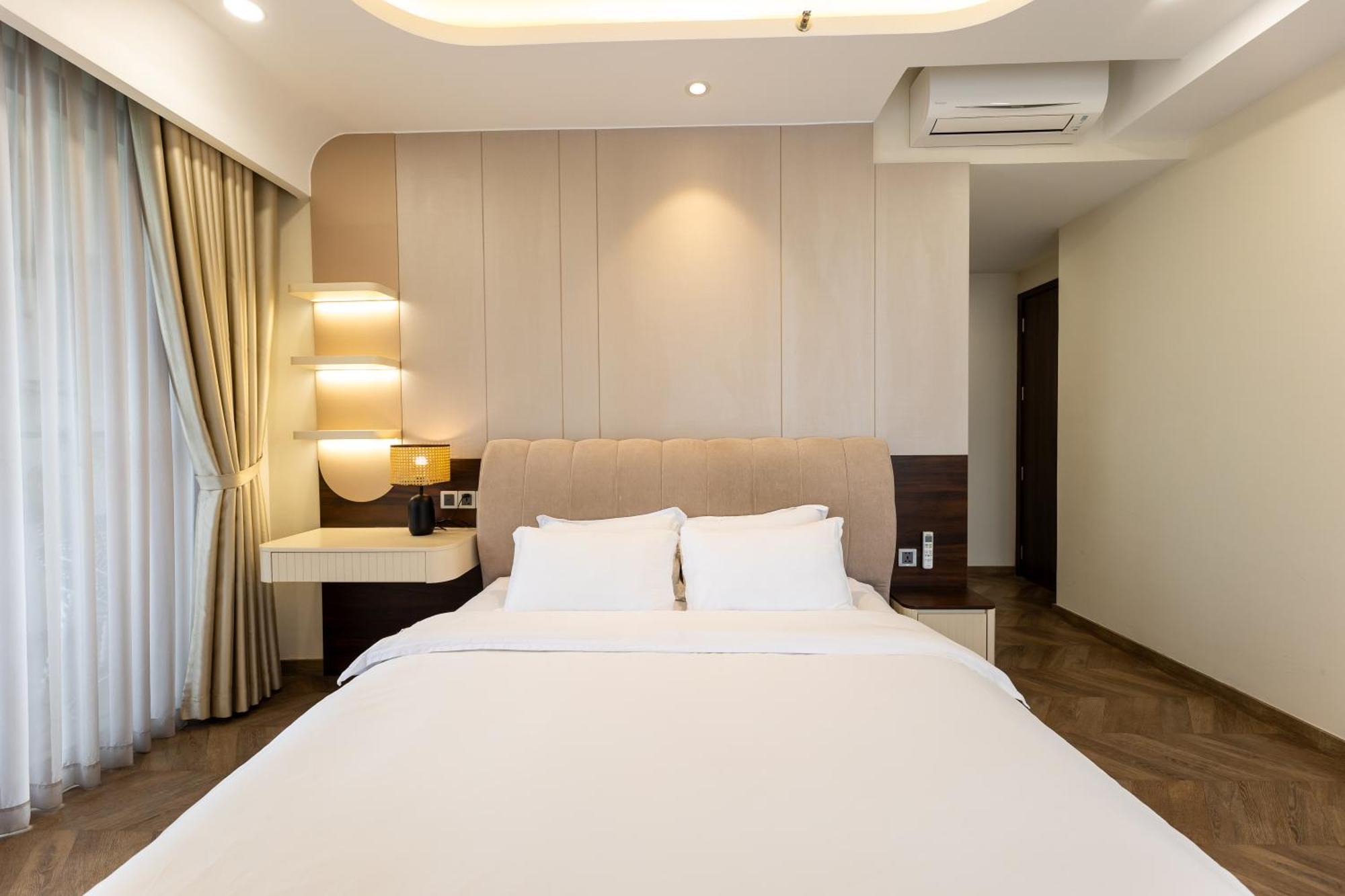 Căn hộ Midtown Premium