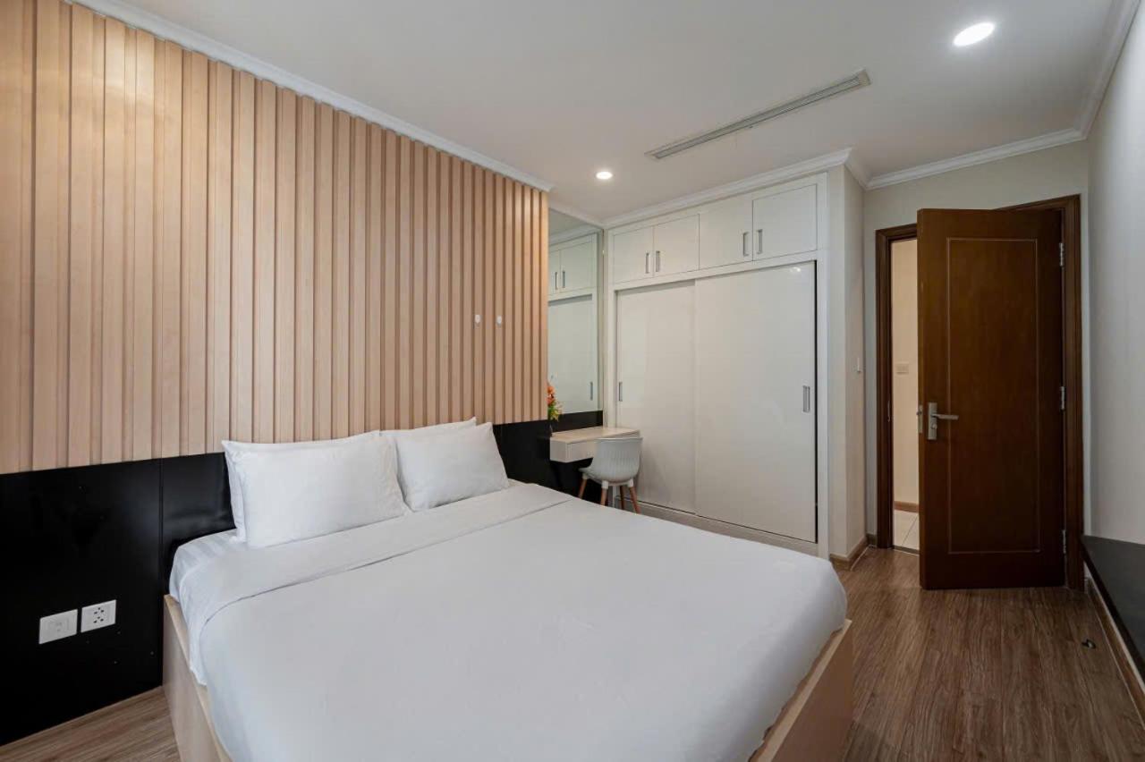 Vinhomes Park * Ho Chi Minh City