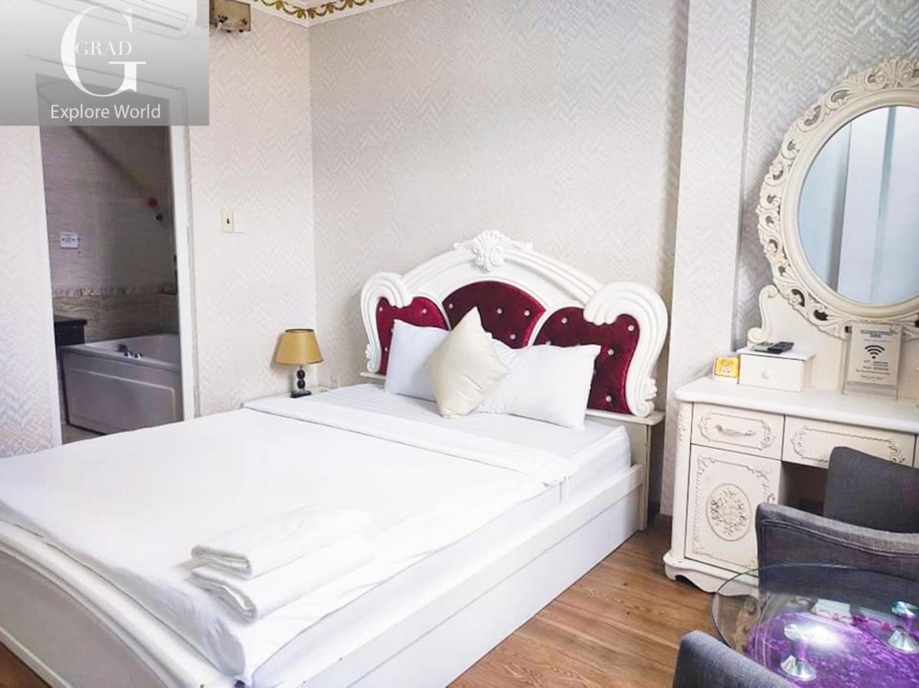 Grad Crowne Bui Vien * Ho Chi Minh City