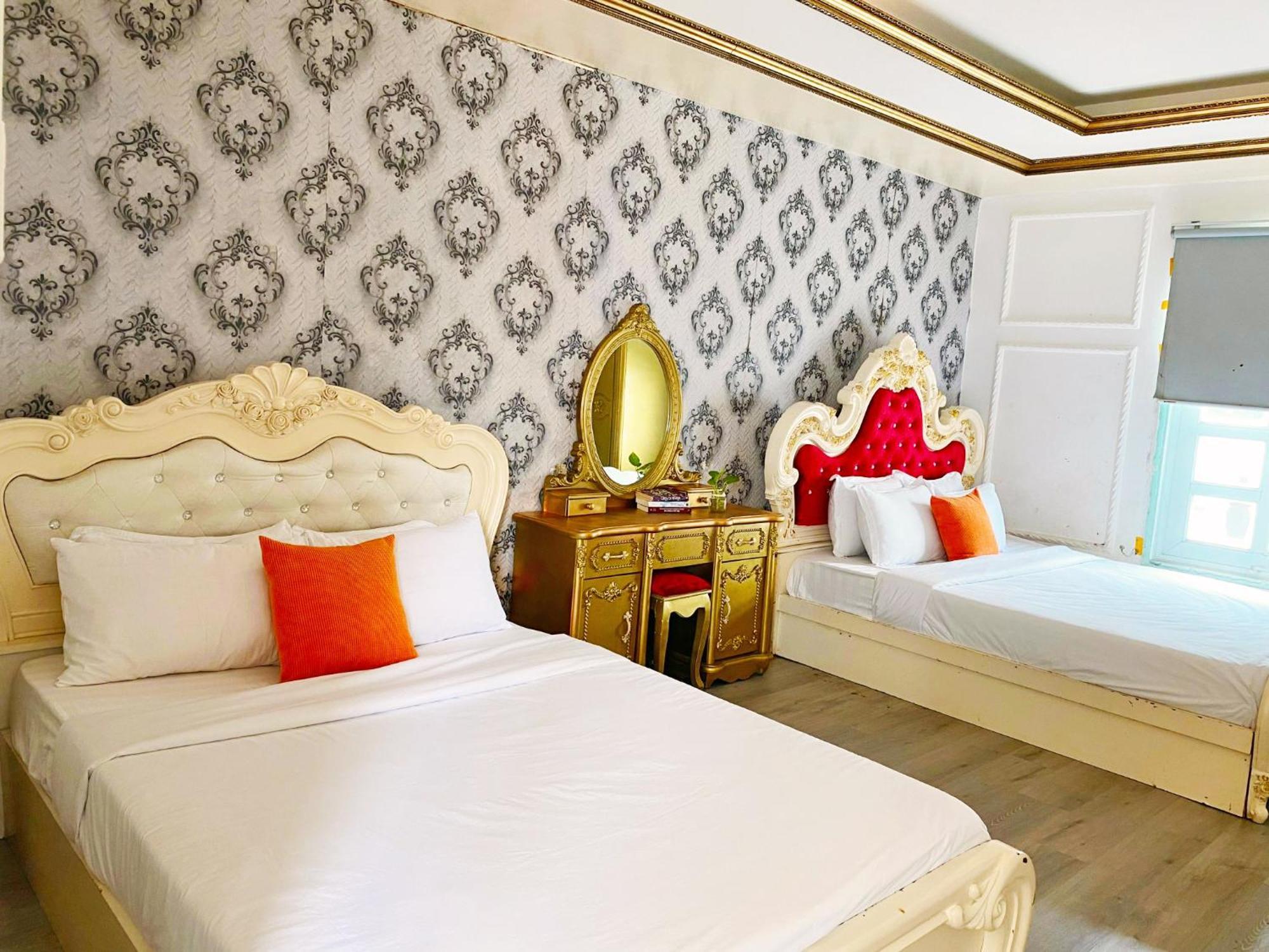 Hotel Grad Crowne Bui Vien
