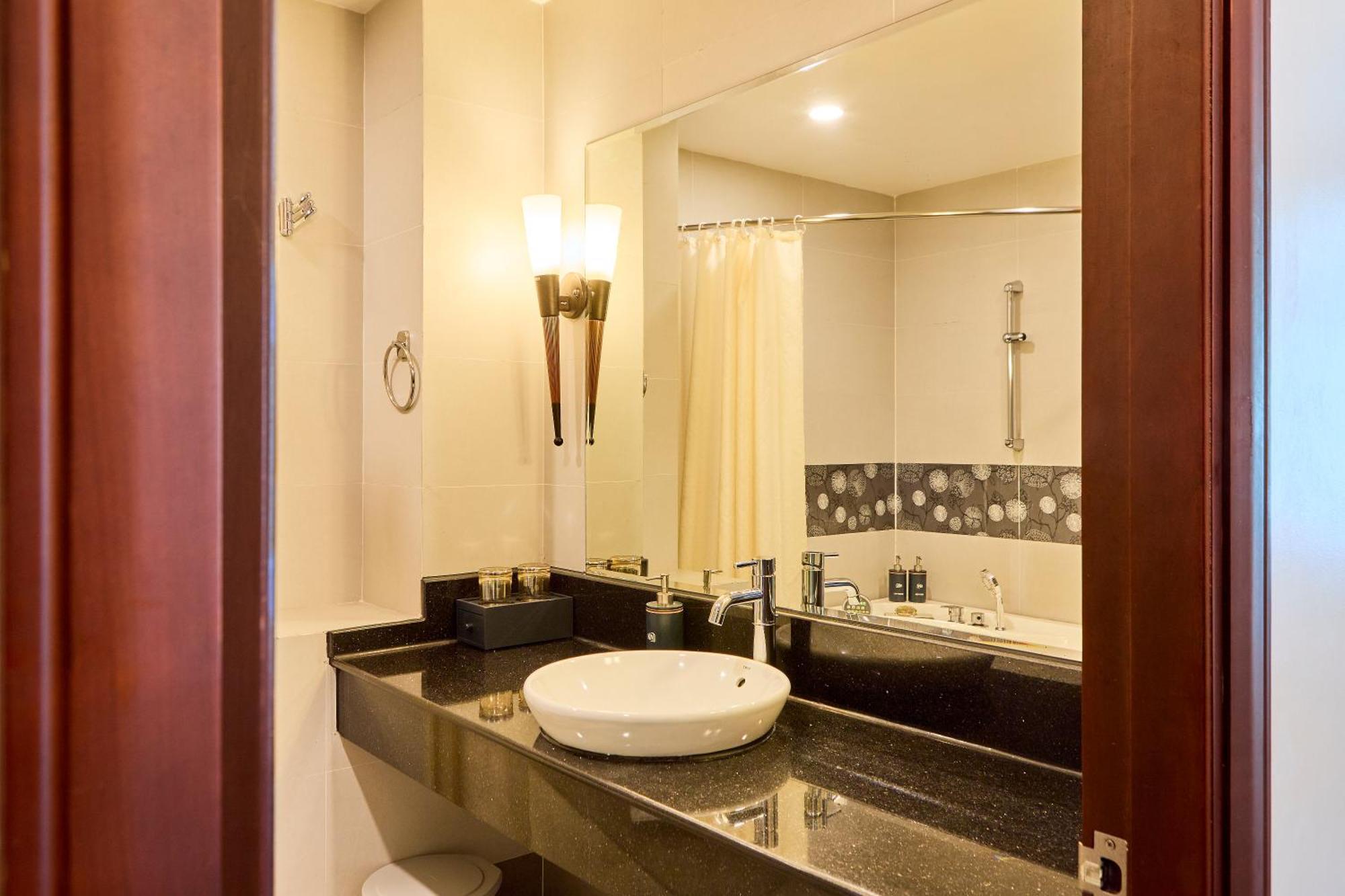 Kin Thi Sach 4* Ho Chi Minh City