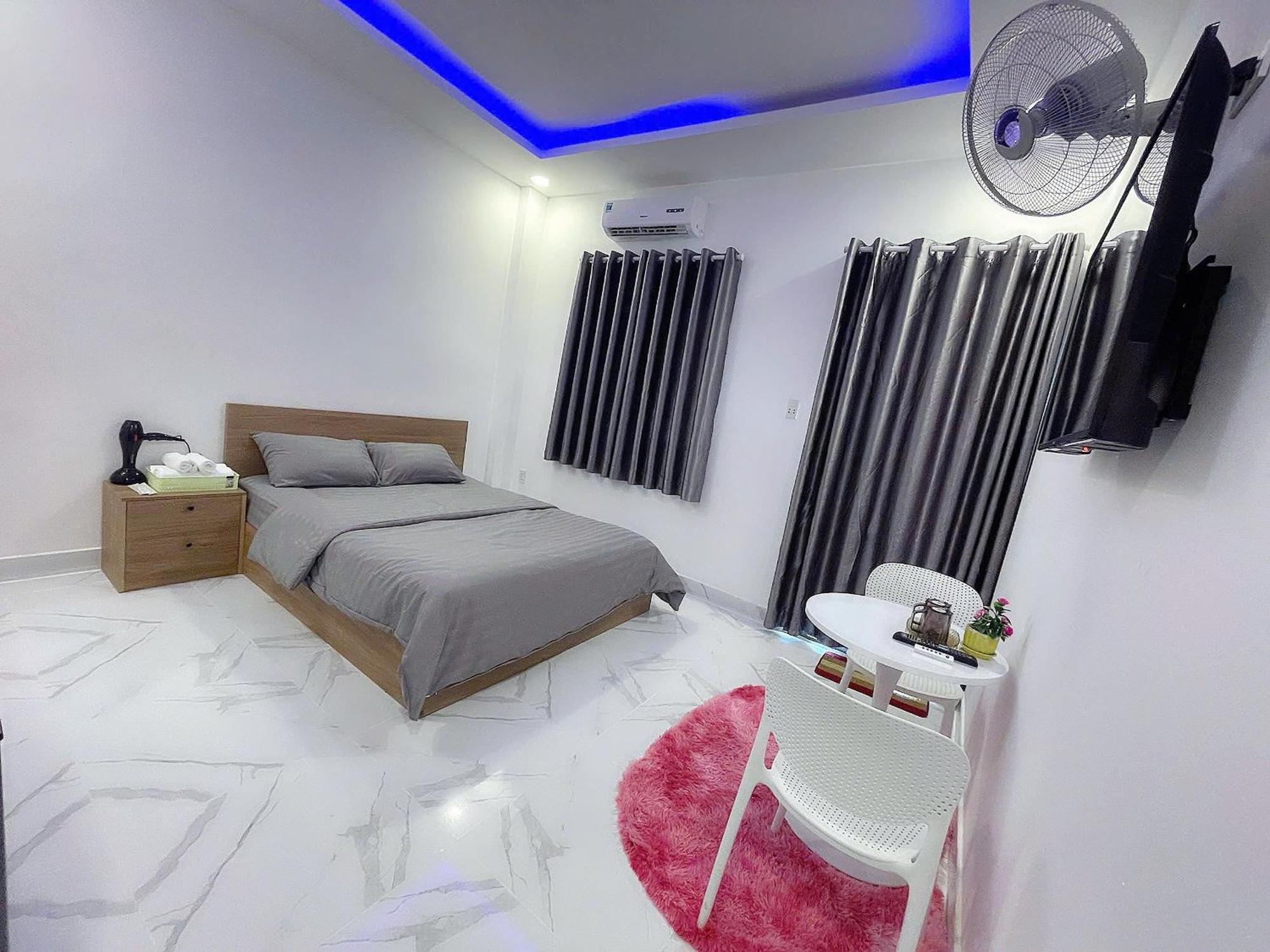 Apartment 1br Near Bui Vien Balcony & Washer 25