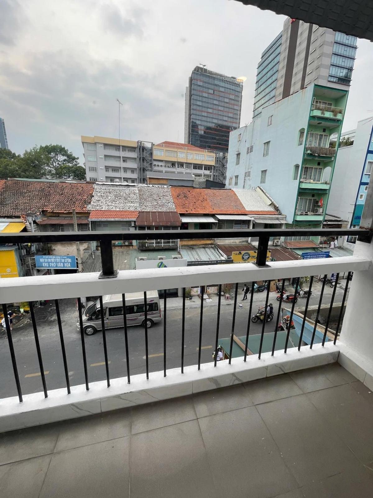 1br Near Bui Vien Balcony & Washer 25 * Ho Chi Minh City