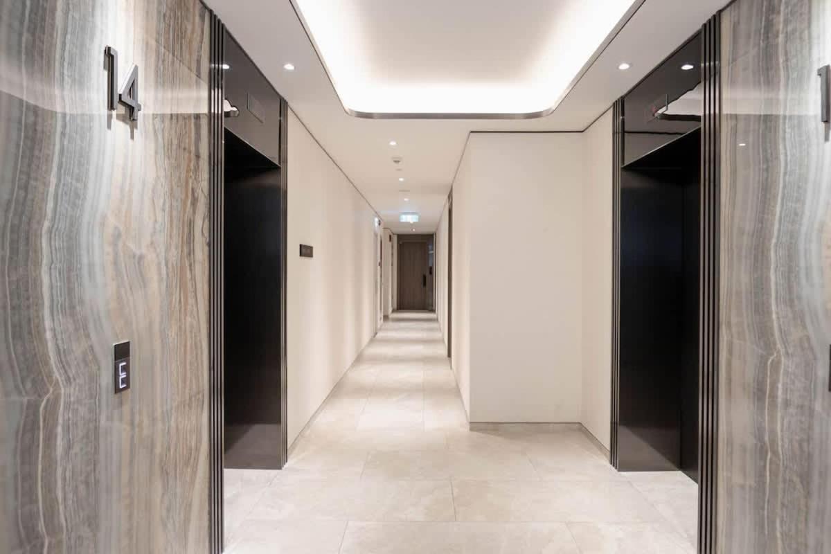 Apartment Luxury 2bd Rooftop Bar & Pool In Saigon Center *