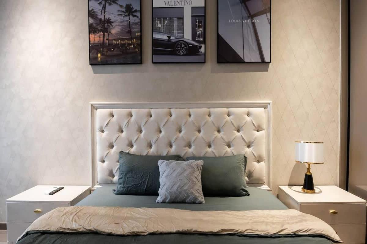 Luxury 2bd Rooftop Bar & Pool In Saigon Center Apartment *
