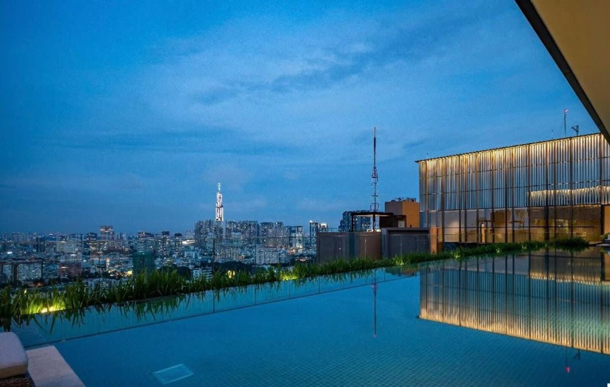 Luxury 2bd Rooftop Bar & Pool In Saigon Center * Ho Chi Minh City