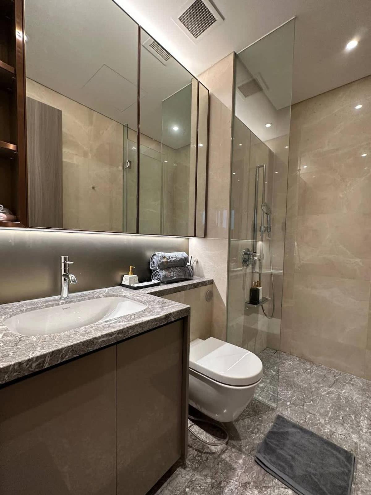 Apartment Luxury 2bd Rooftop Bar & Pool In Saigon Center