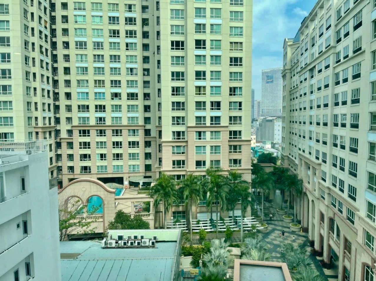 The Manor 1 Bedroom 64sqm Apt, Good Location, Free Rooftop Pool * Ho Chi Minh City