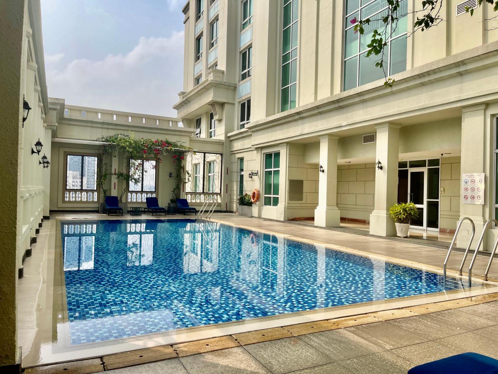 Apartment The Manor 1 Bedroom 64sqm Apt, Good Location, Free Rooftop Pool