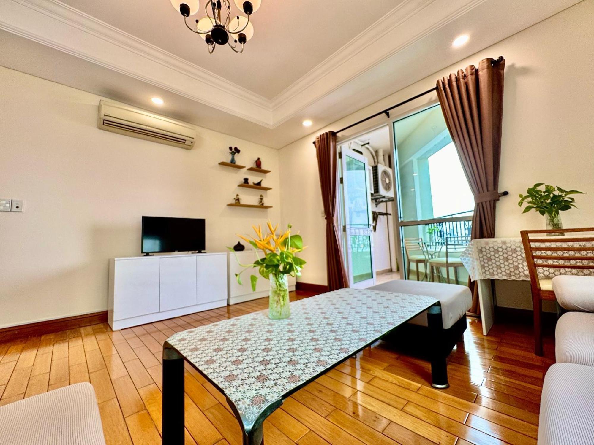 The Manor 1 Bedroom 64sqm Apt, Good Location, Free Rooftop Pool Apartment