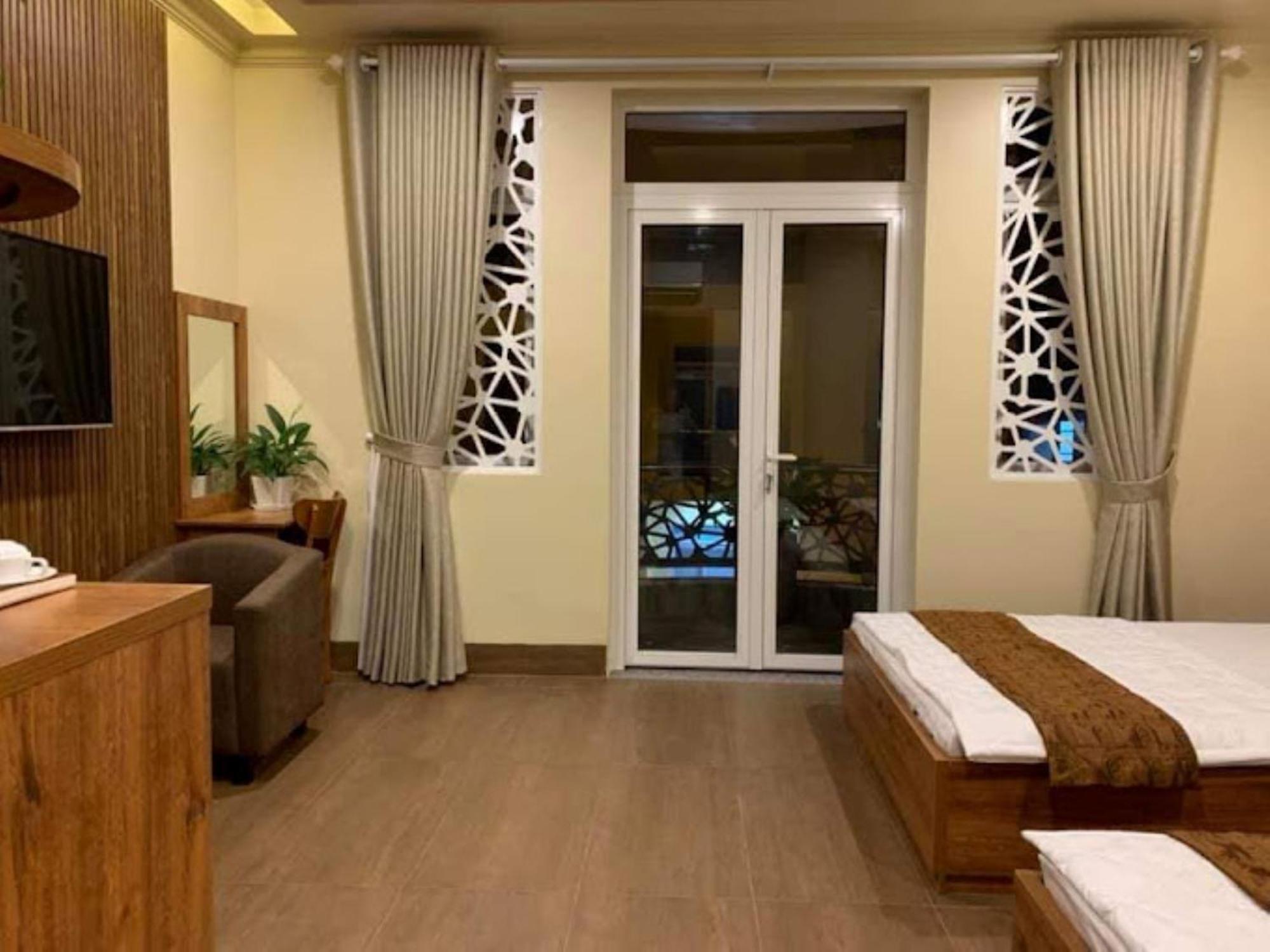 Hotel 10H Hotel
