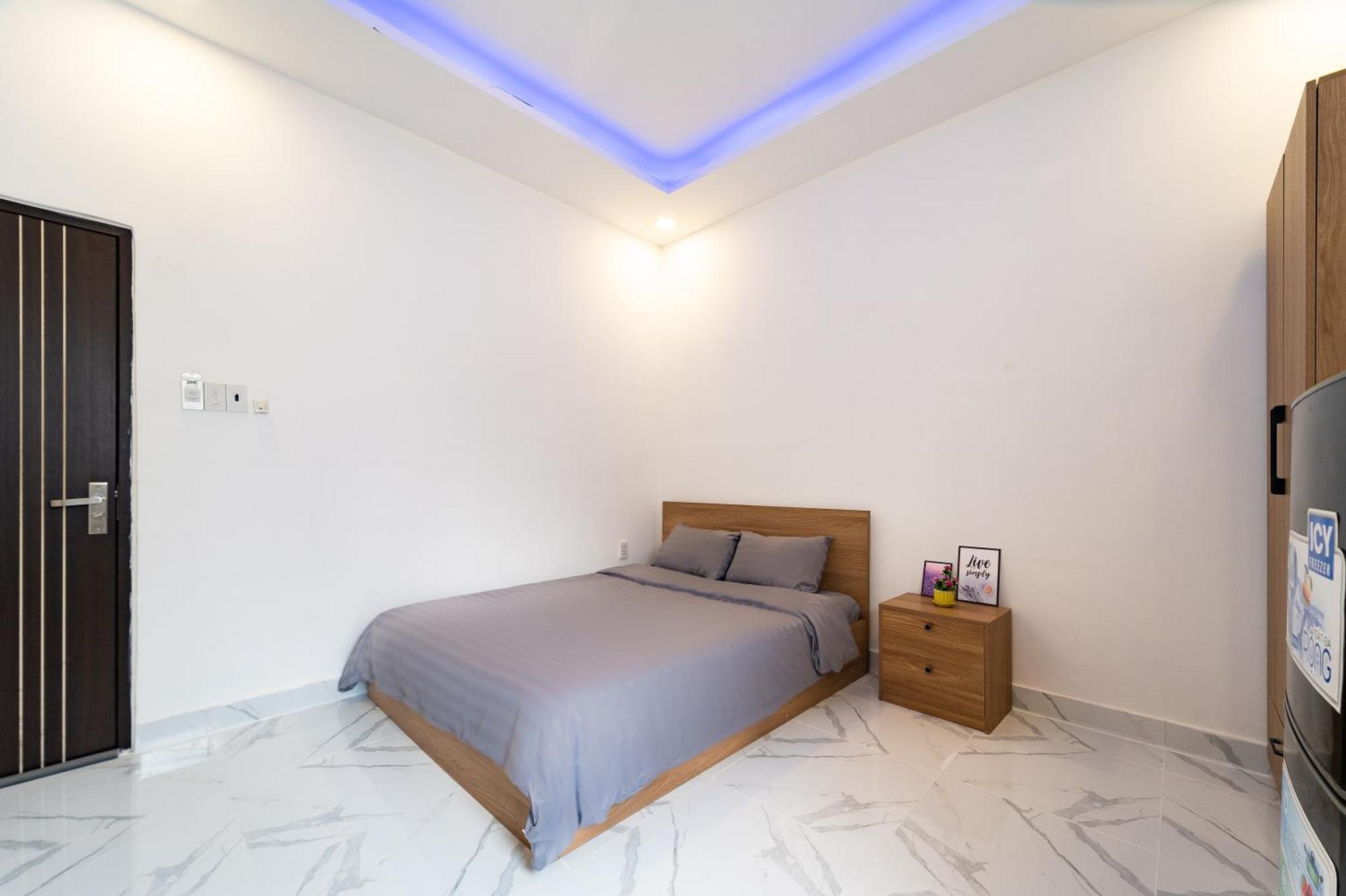 Apartment 1br Near Bui Vien Balcony & Washer 25