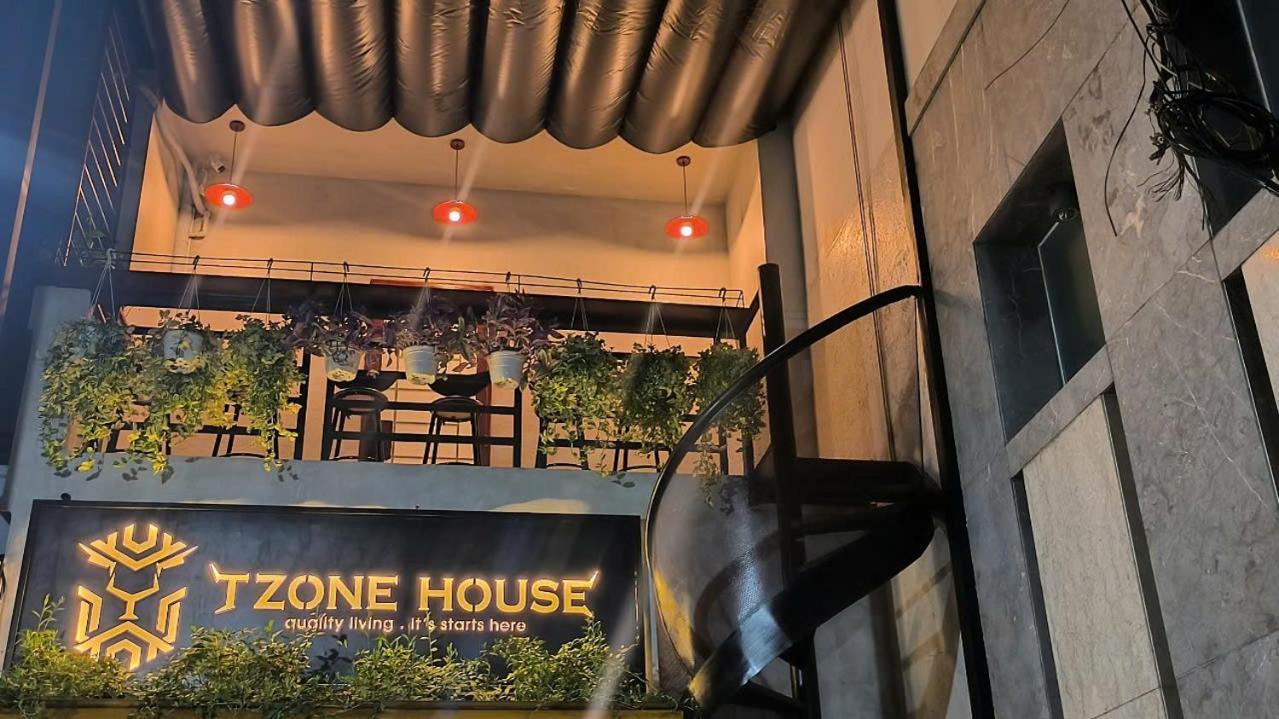 Tzone's - Quiet Place