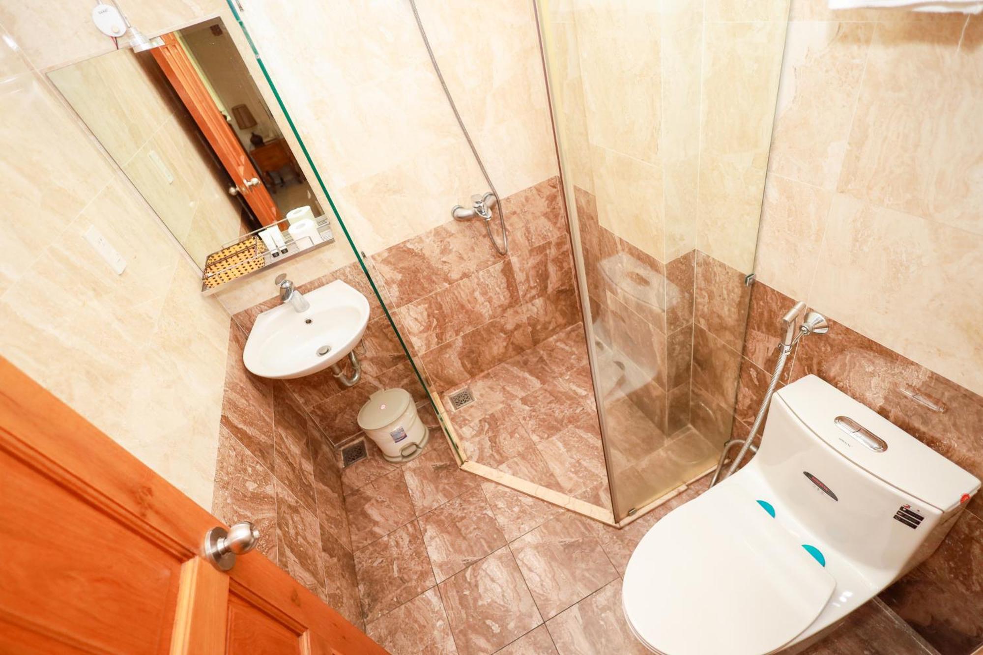 Sazi Erato Airport Hotel Hotel 2*