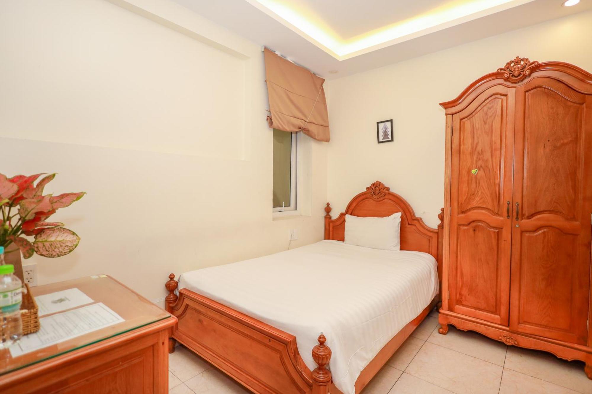 Hotel Sazi Erato Airport Hotel