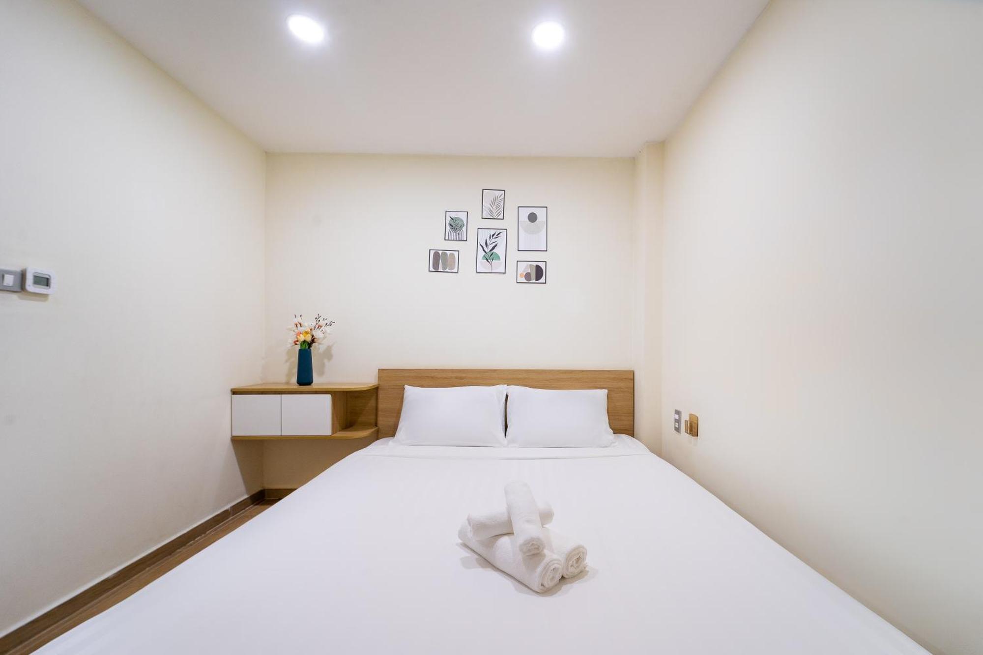 Hana Service Apartment *