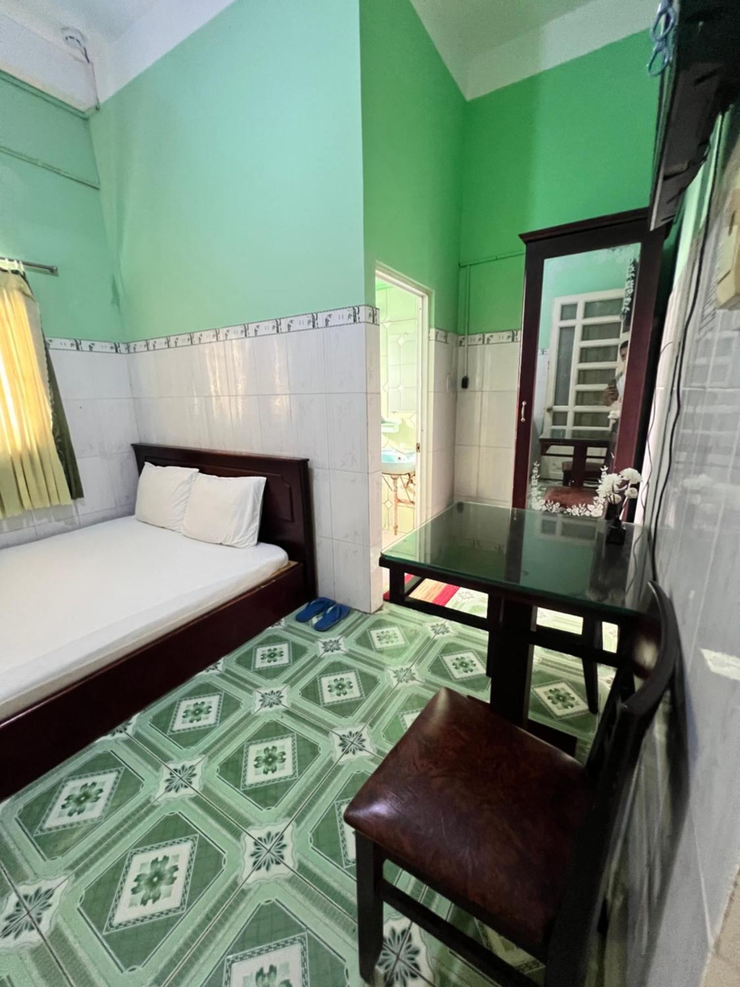 Khach San Hoang Nhan Hotel Ho Chi Minh City