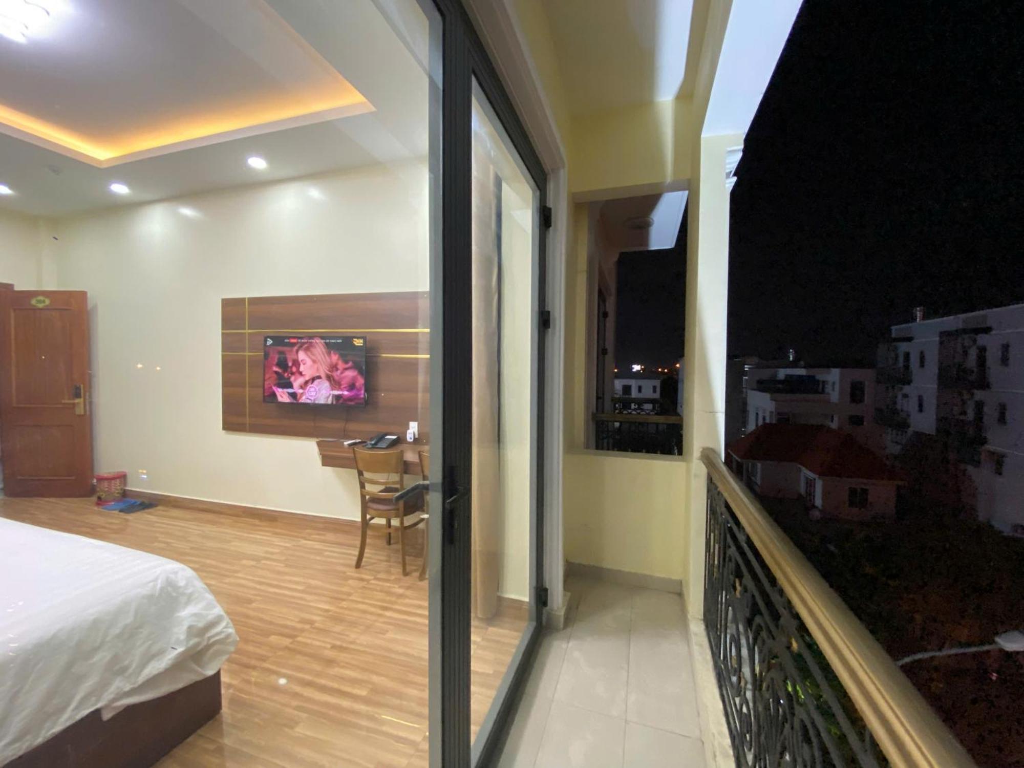 Hotel Winston Riverside 3*