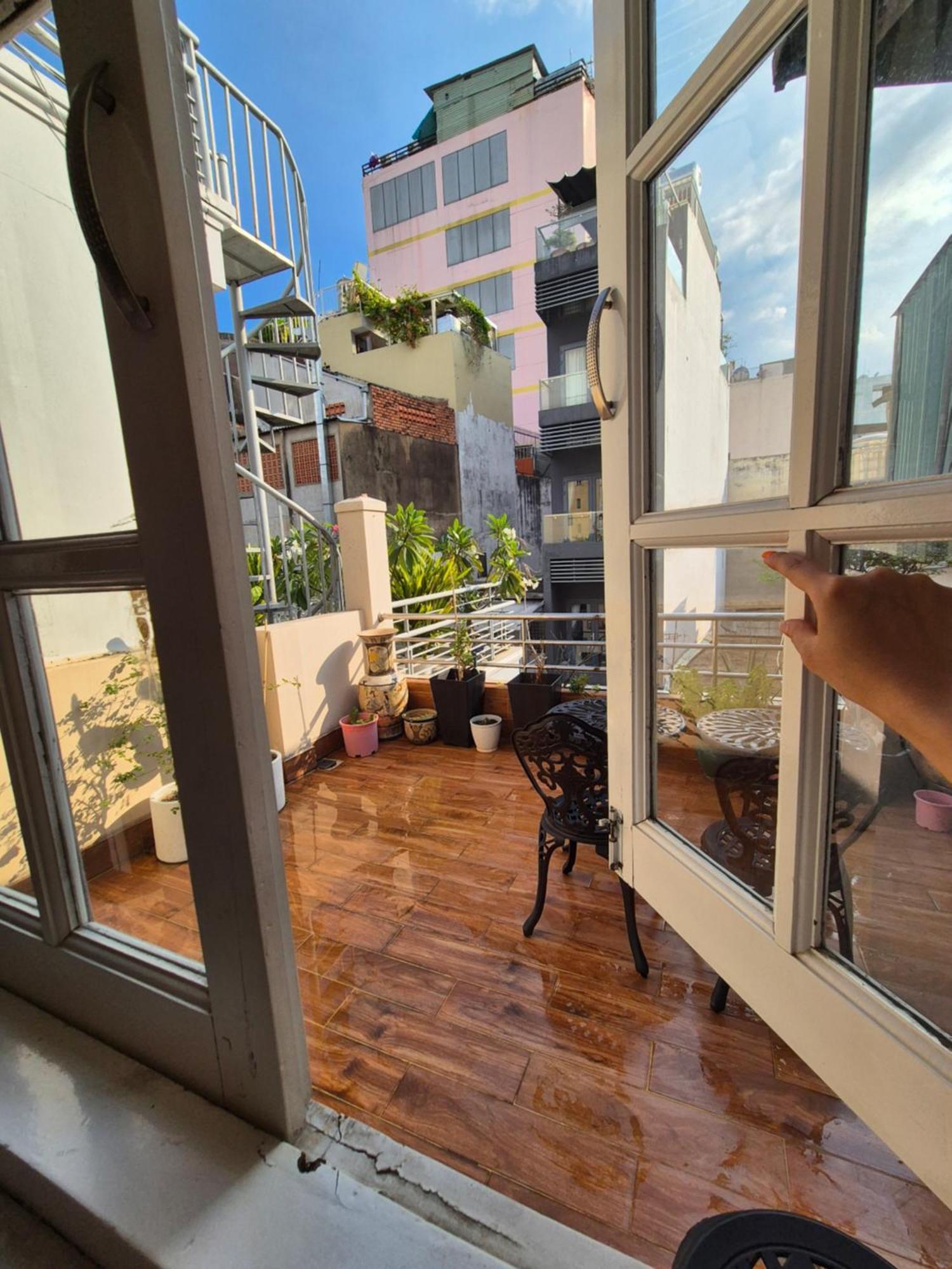 Aparthotel F F House