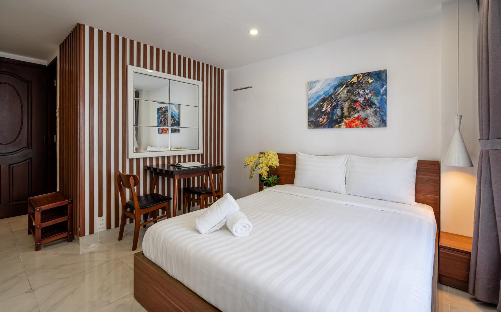 Otis Phu Nhuan Rooftop View Aparthotel *