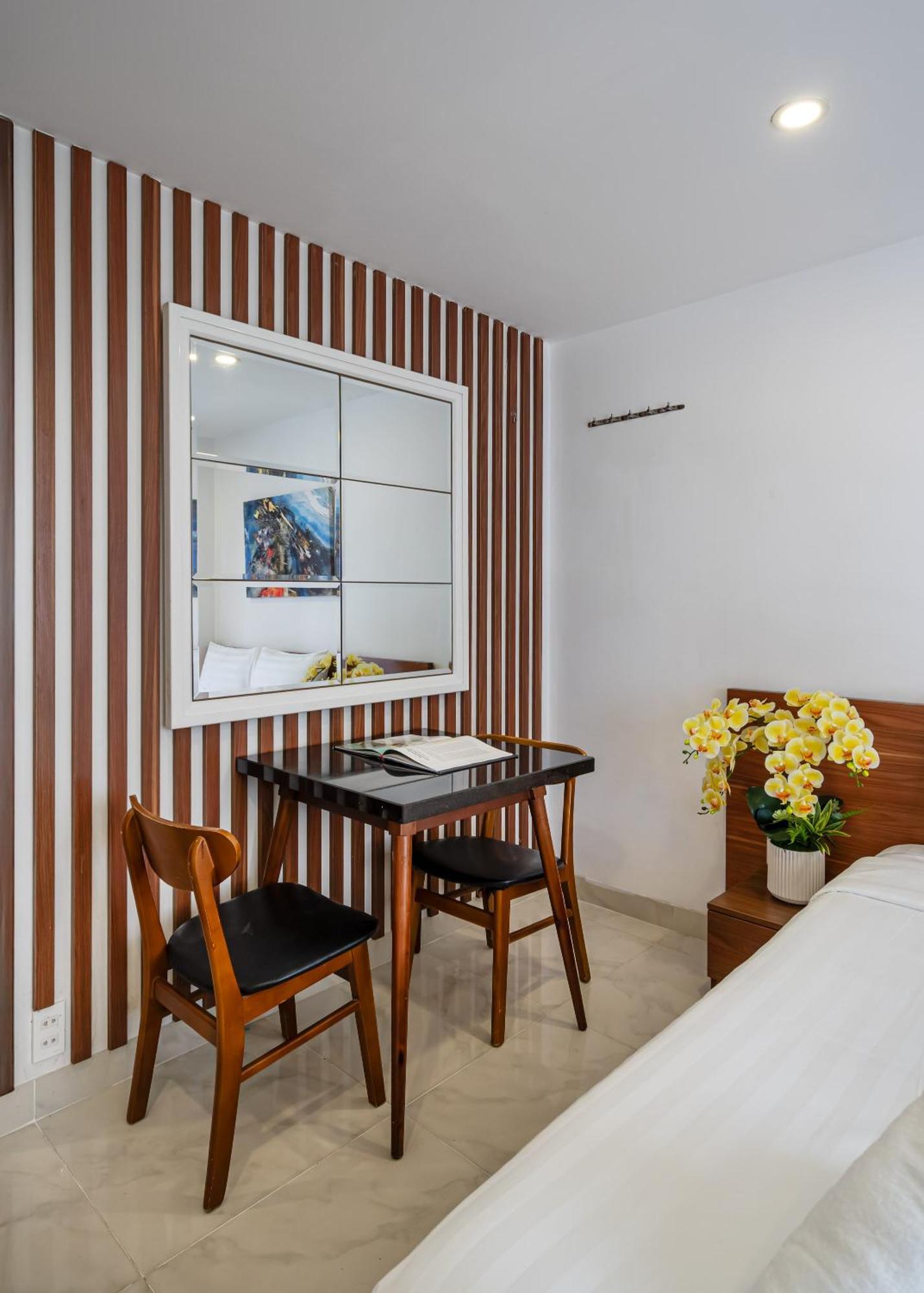 Aparthotel Otis Phu Nhuan Rooftop View Ho Chi Minh City