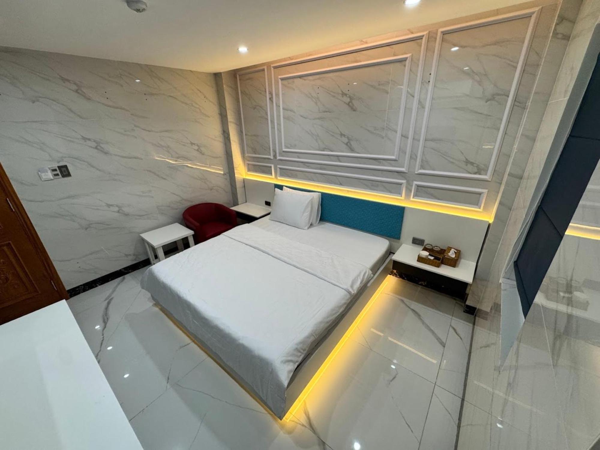 Hotel 168