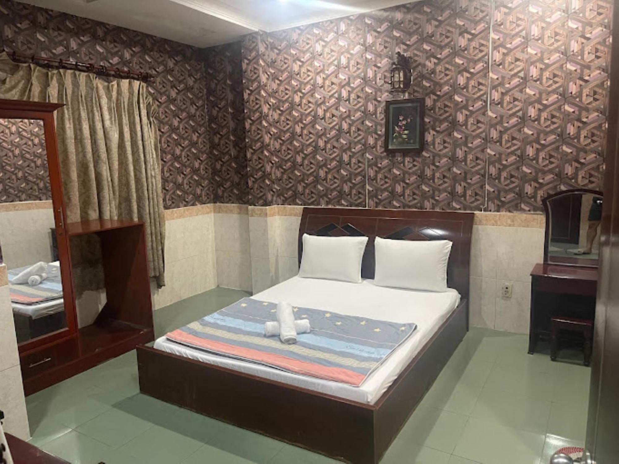 Hotel Ngoc Huong Ho Chi Minh City