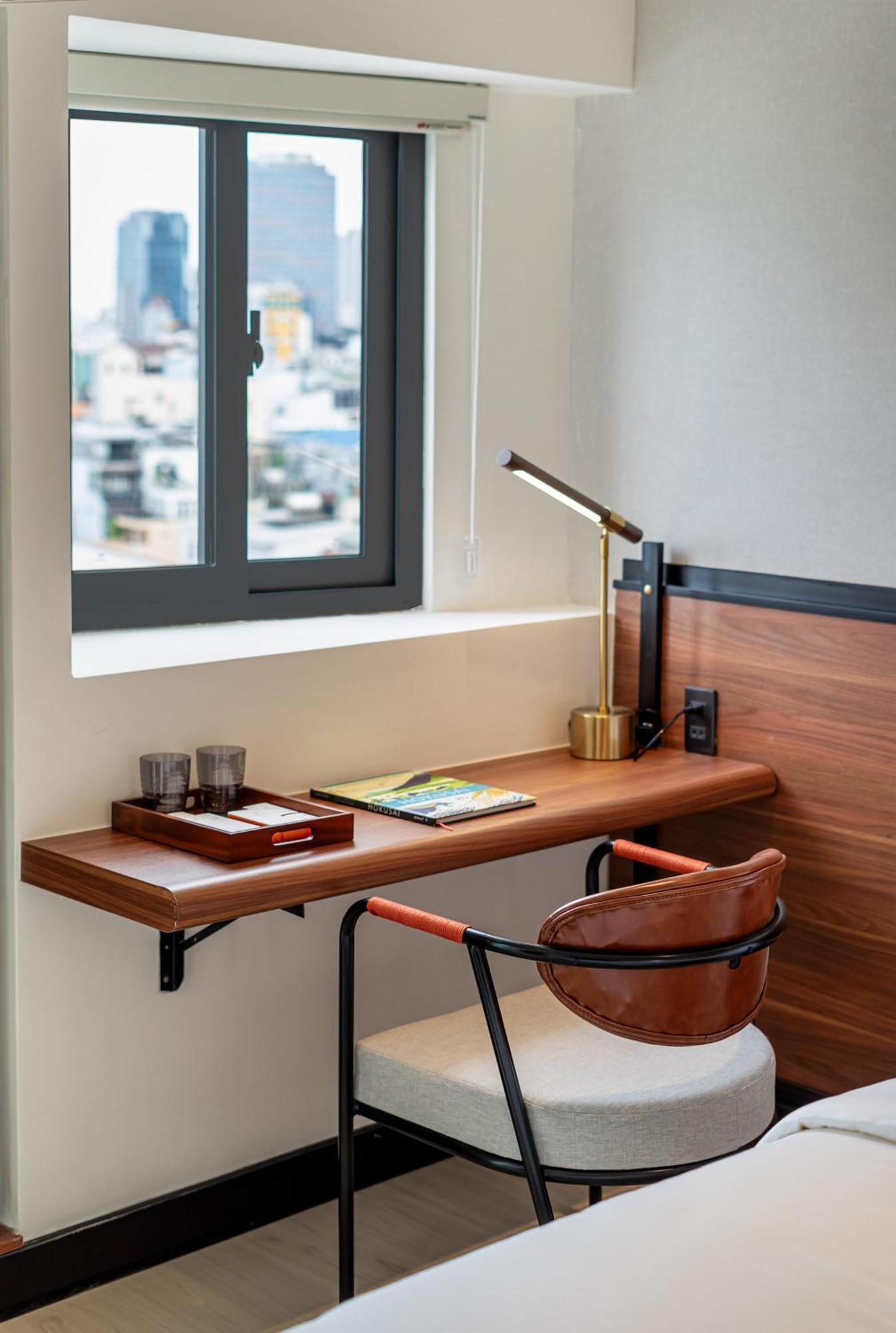 Metrolux Contemporary Hotel 4*